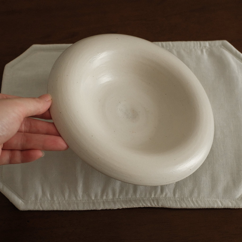Yuli Handmade Speckled Snow White Rolled Rim Deep Plate Dish Powdered Glaze Underglazed Stoneware