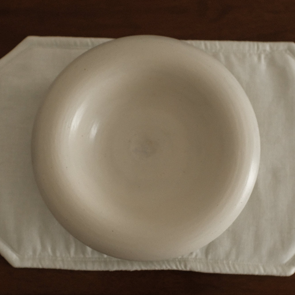 Yuli Handmade Speckled Snow White Rolled Rim Deep Plate Dish Powdered Glaze Underglazed Stoneware