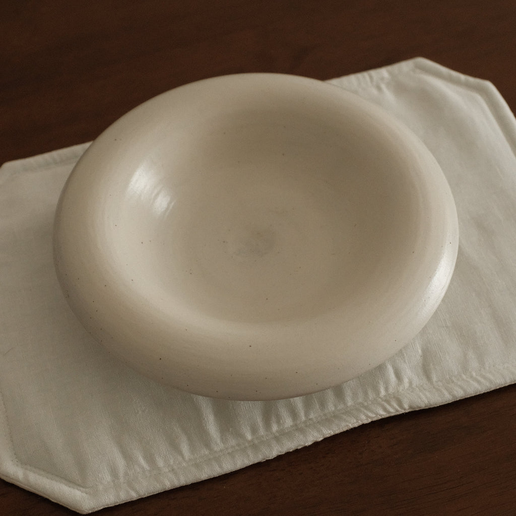 Yuli Handmade Speckled Snow White Rolled Rim Deep Plate Dish Powdered Glaze Underglazed Stoneware