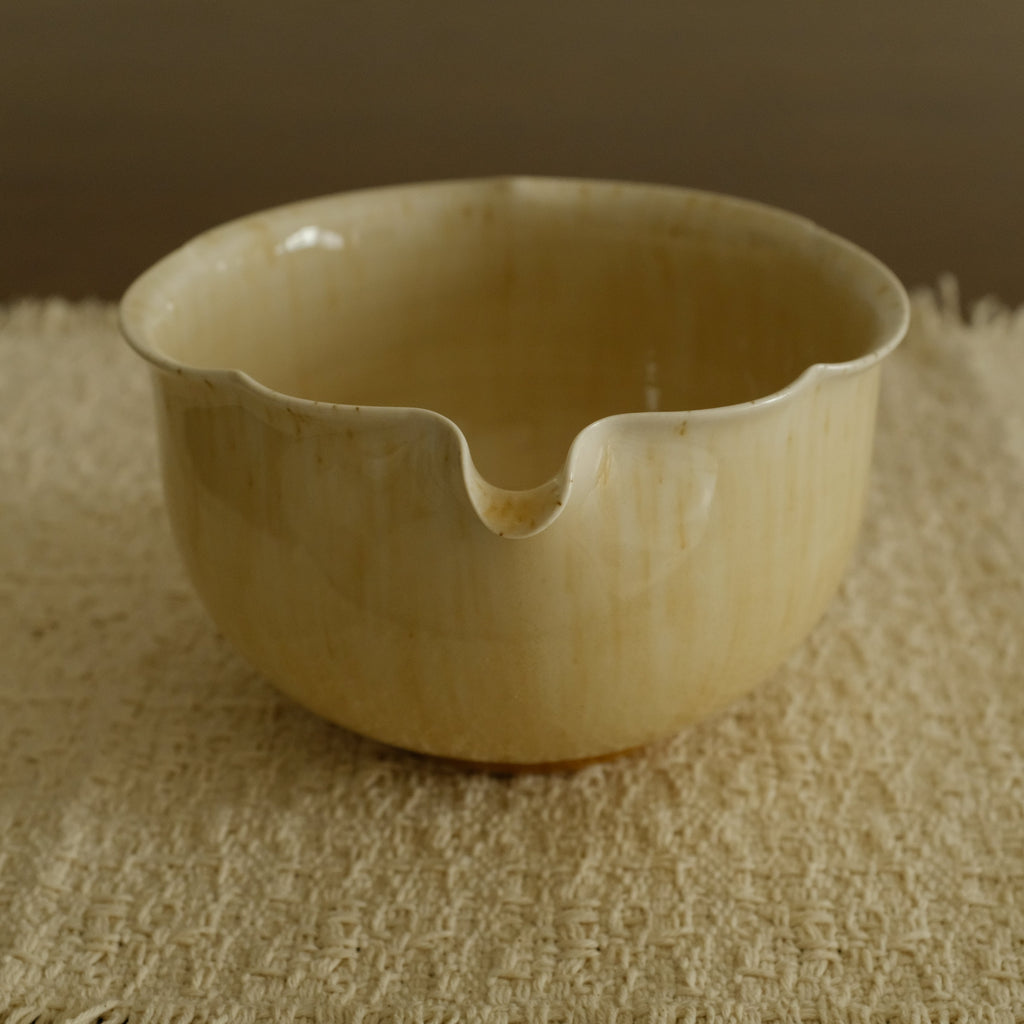 Sooyuan Handmade Yellow Honey Glazed Floral Rim Katakuchi Chawan Matcha Tea Bowl