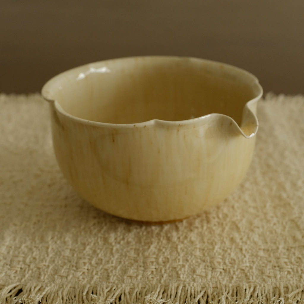 Sooyuan Handmade Yellow Honey Glazed Floral Rim Katakuchi Chawan Matcha Tea Bowl