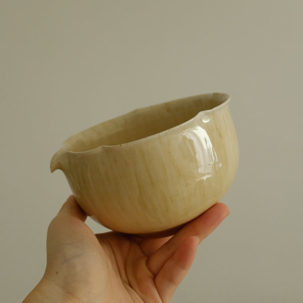 Sooyuan Handmade Yellow Honey Glazed Floral Rim Katakuchi Chawan Matcha Tea Bowl