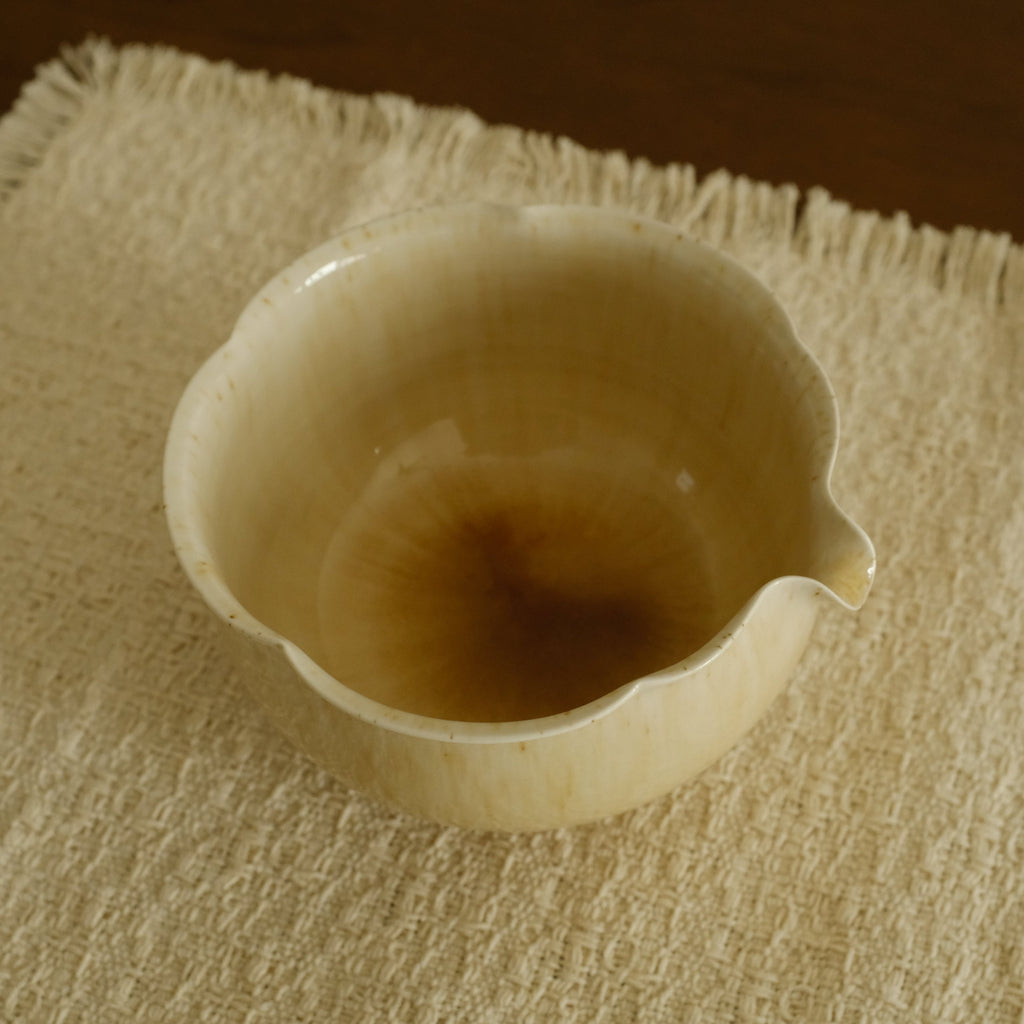 Sooyuan Handmade Yellow Honey Glazed Floral Rim Katakuchi Chawan Matcha Tea Bowl