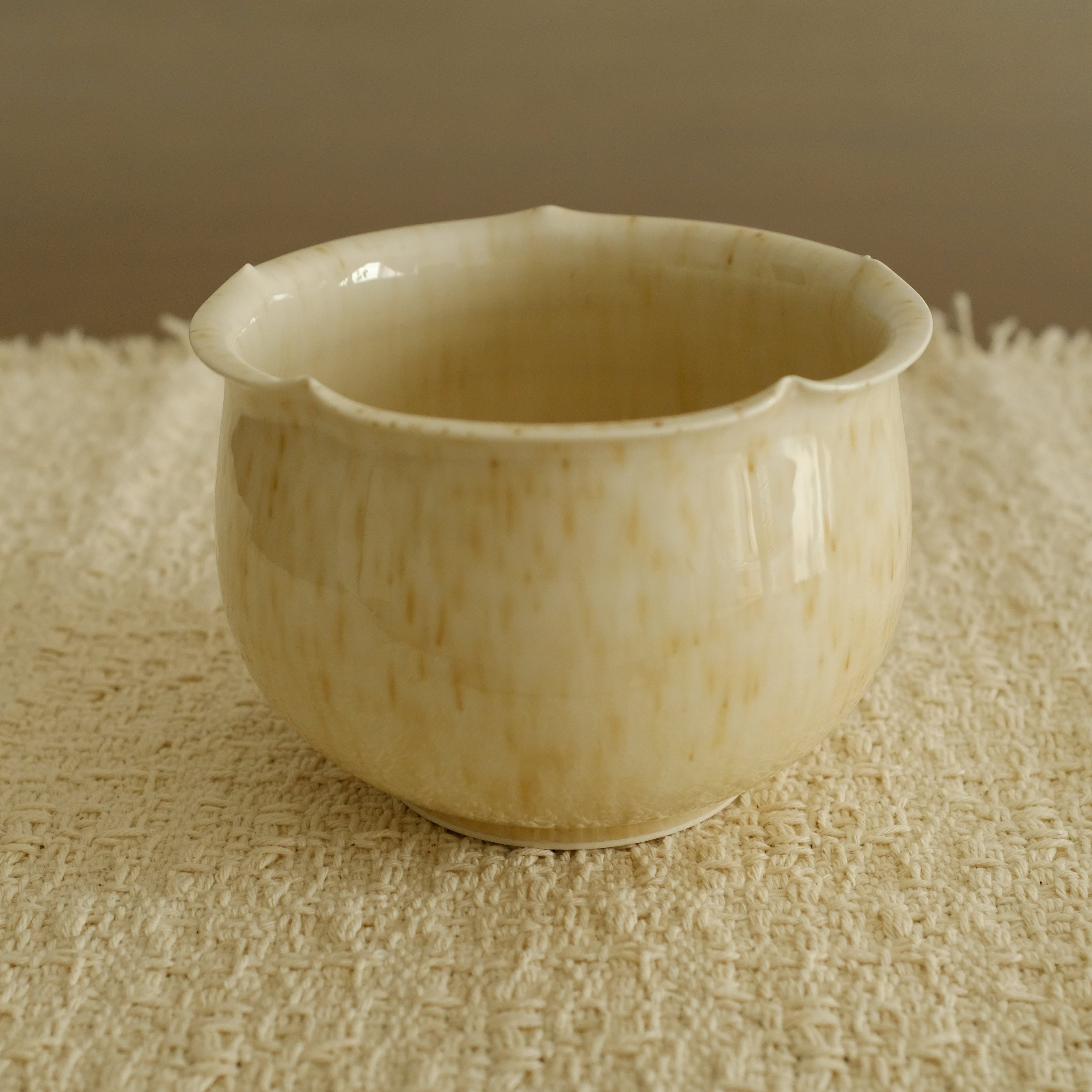 Sooyuan Handmade Yellow Honey Glazed Floral Rim Floral Bud Tea Coffee Cup