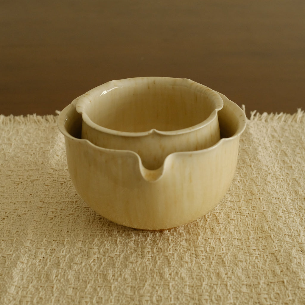 Sooyuan Handmade Yellow Honey Glazed Floral Rim Katakuchi Chawan Matcha Tea Bowl