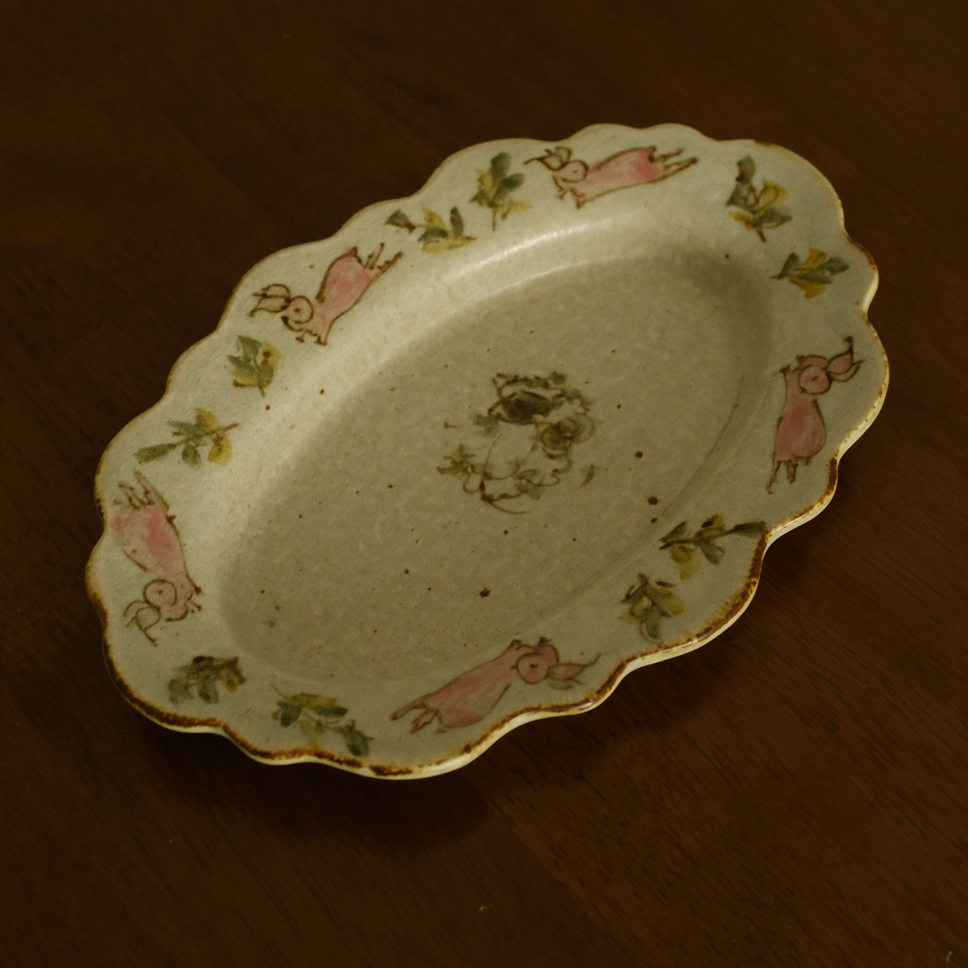 Annan Azure Retro Style Hand Painted Floral Rim Decorative Rabbit Bunny Pattern Plate Underglazed Stoneware Ceramic