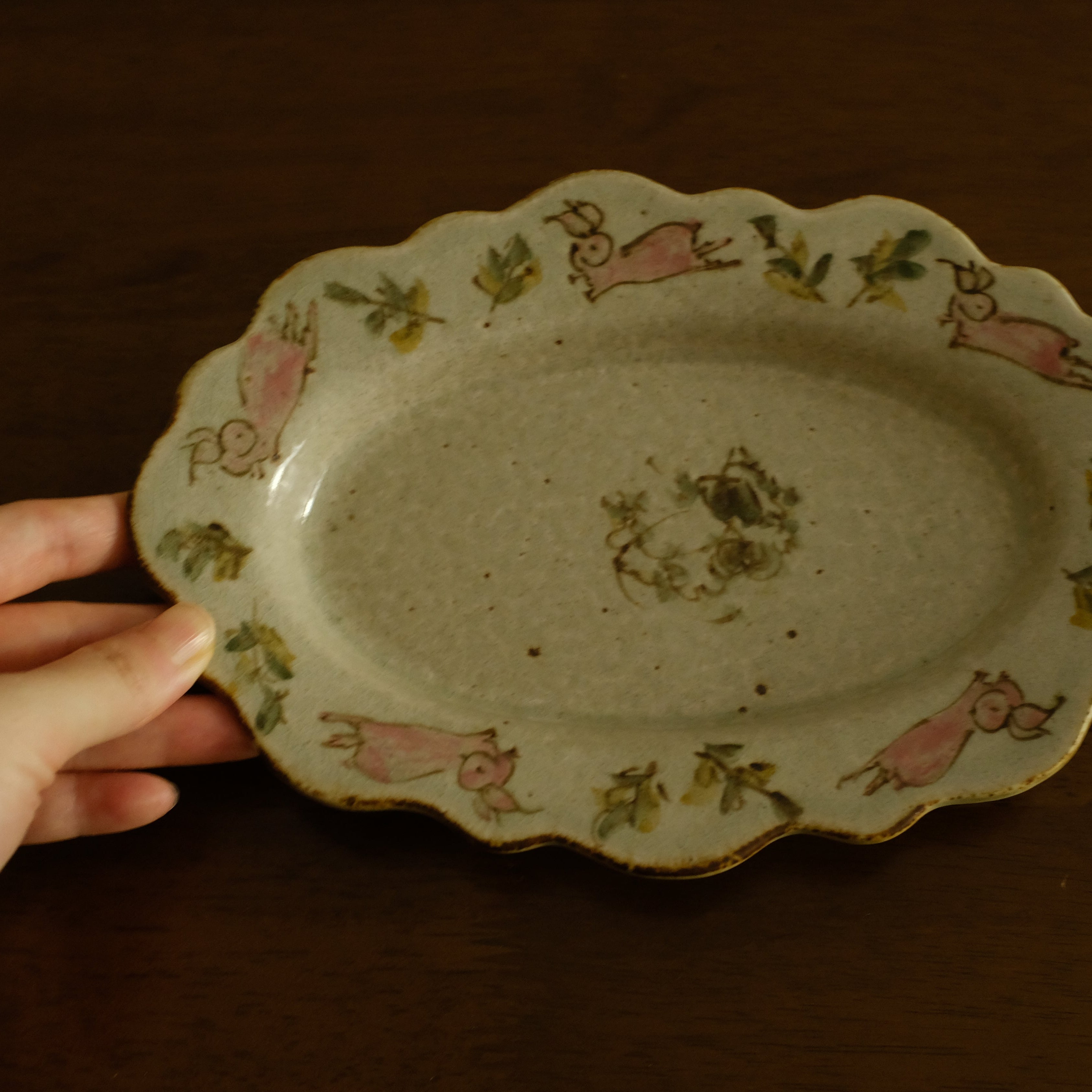 Annan Azure Retro Style Hand Painted Floral Rim Decorative Rabbit Bunny Pattern Plate Underglazed Stoneware Ceramic