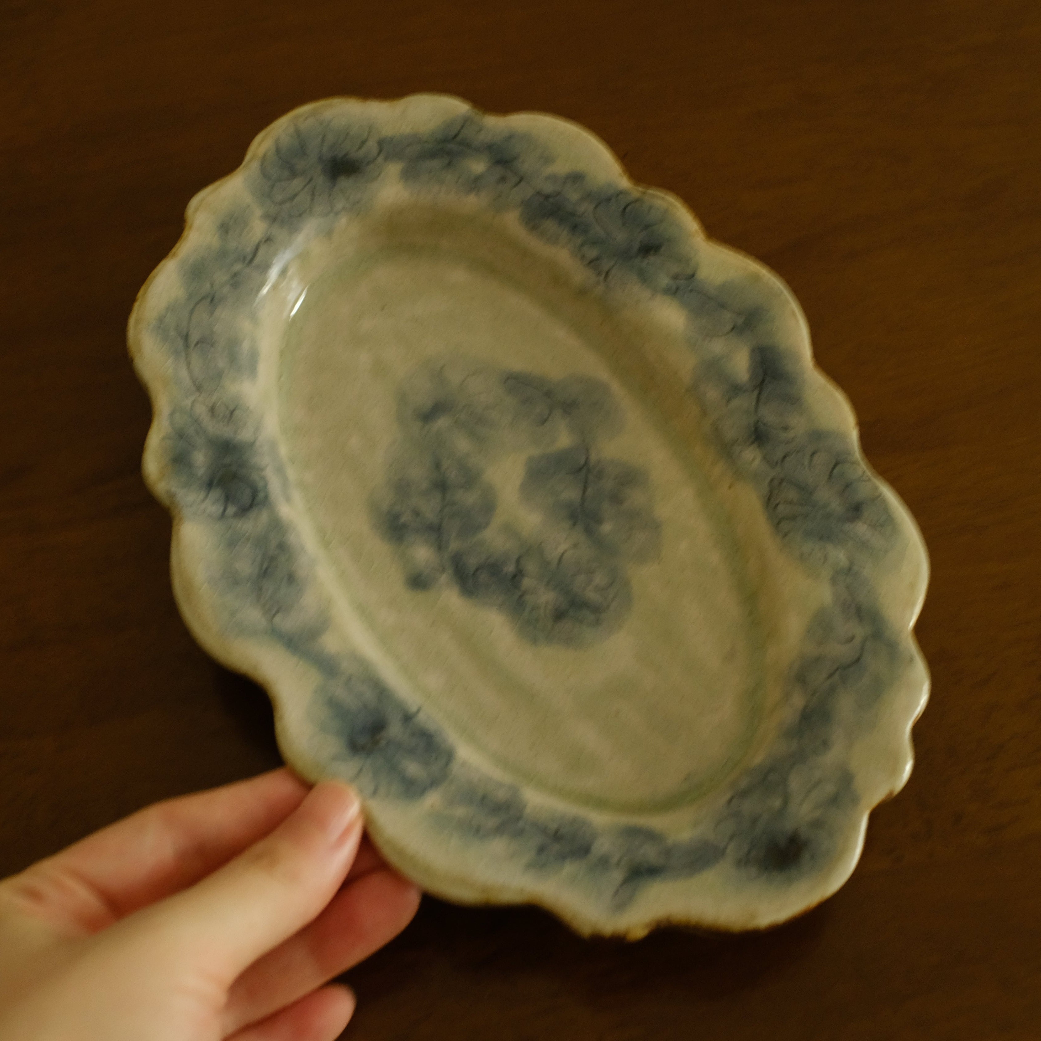 Annan Azure Retro Style Hand Painted Floral Rim Decorative Shiboride Blue White Floral Pattern Oval Plate Underglazed Stoneware Ceramic