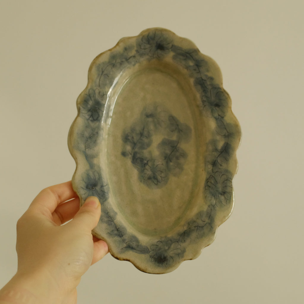 Annan Azure Retro Style Hand Painted Floral Rim Decorative Shiboride Blue White Floral Pattern Oval Plate Underglazed Stoneware Ceramic