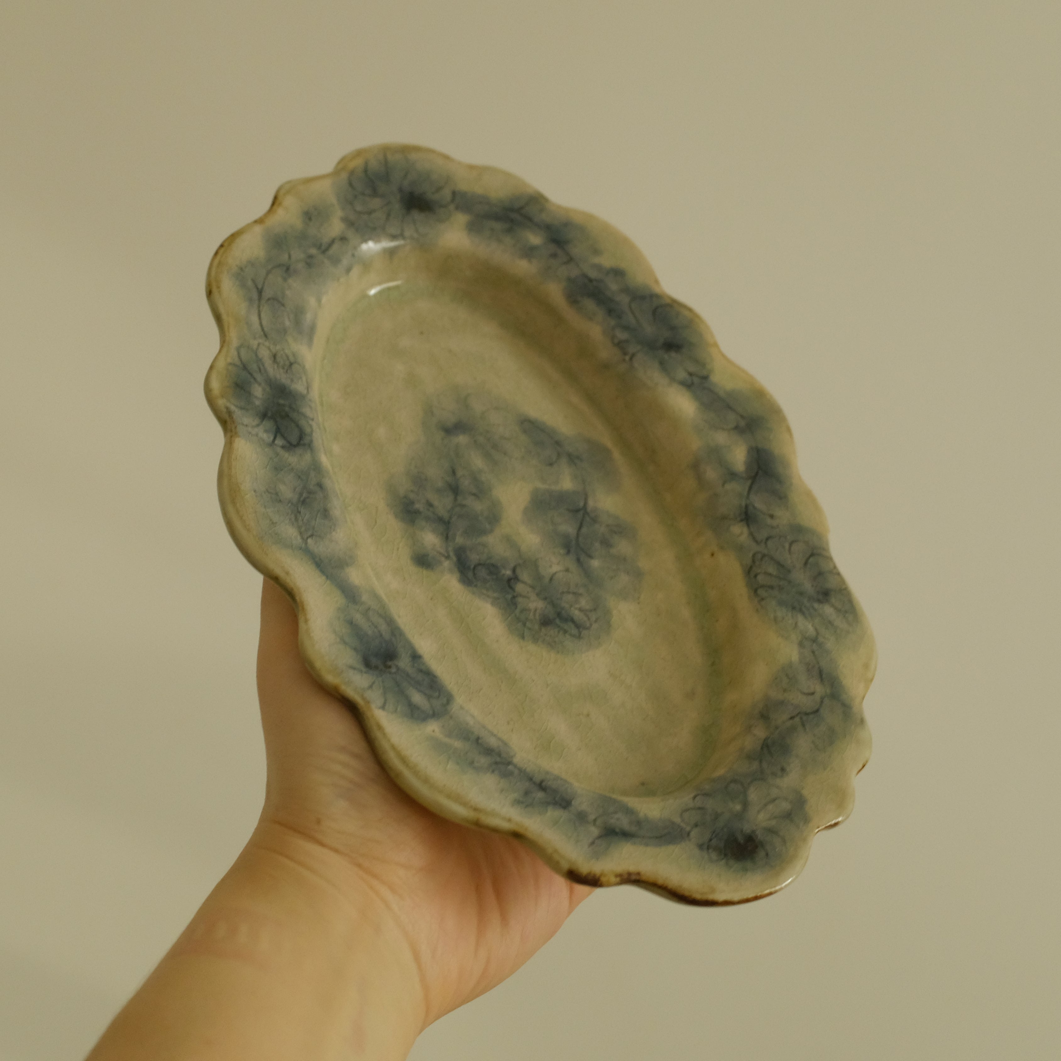 Annan Azure Retro Style Hand Painted Floral Rim Decorative Shiboride Blue White Floral Pattern Oval Plate Underglazed Stoneware Ceramic