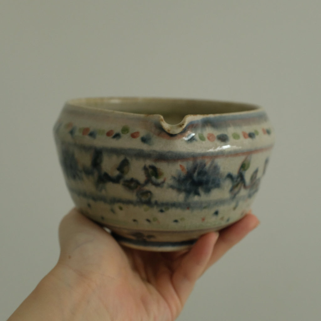 Annan Azure Retro Style Hand Painted Shiboride Indigo Blue Floral Motifs Katakuchi Chawan Matcha Bowl with Spout Underglazed Ceramic Stoneware