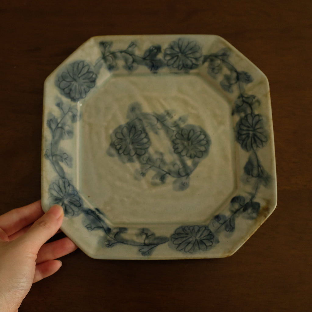 Annan Azure Retro Style Hand Painted Floral Rim Decorative Shiboride Blue White Floral Pattern Octagon Plate Underglazed Stoneware Ceramic