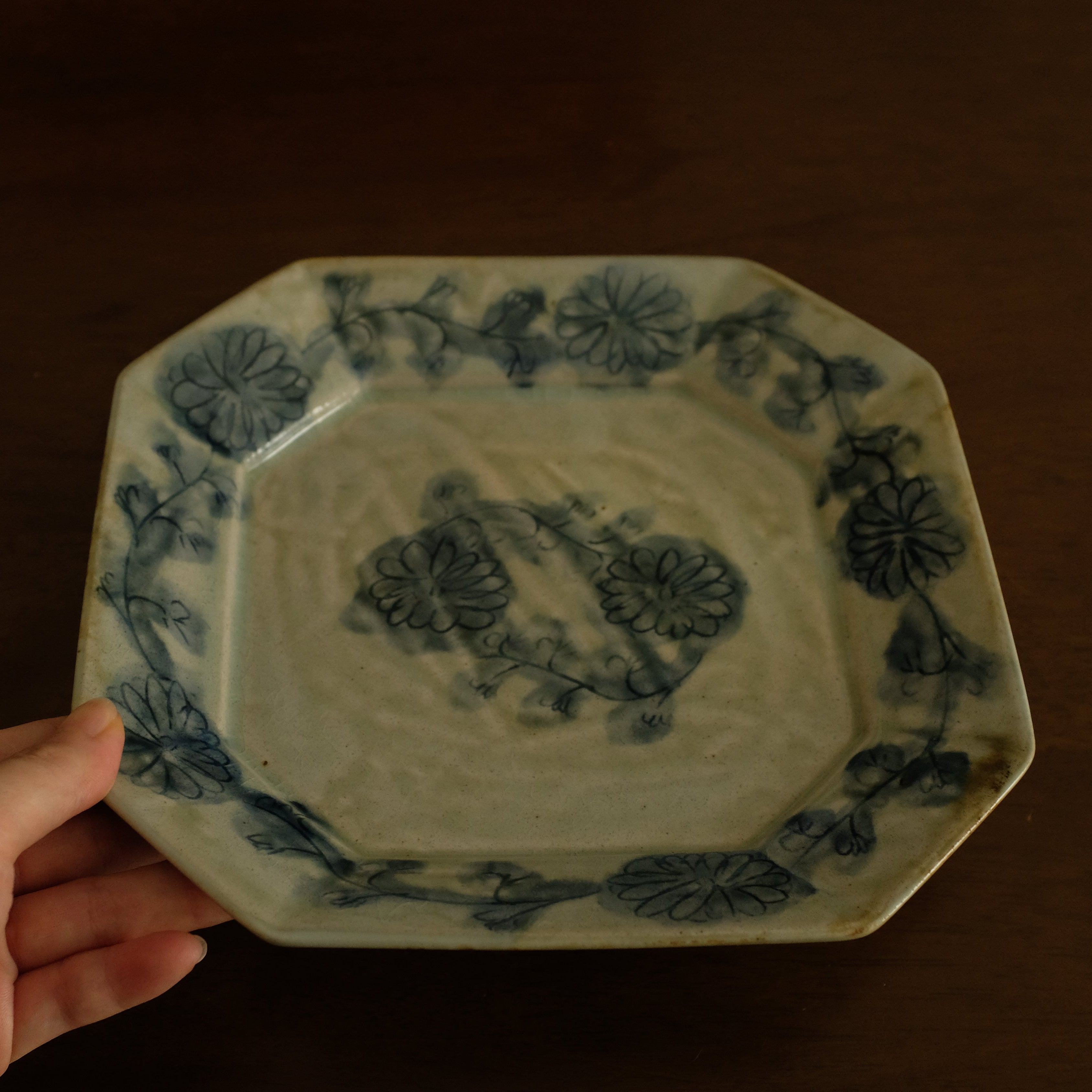 Annan Azure Retro Style Hand Painted Floral Rim Decorative Shiboride Blue White Floral Pattern Octagon Plate Underglazed Stoneware Ceramic