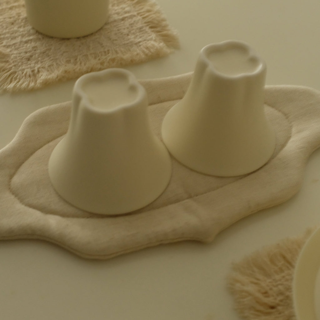 Atelier Cha Minimalistic Cream Glaze Ceramic Four Petals Clover Leaf Gong Fu Tea Set Gaiwan Lid Bowl Tea Cups Fairness Cup