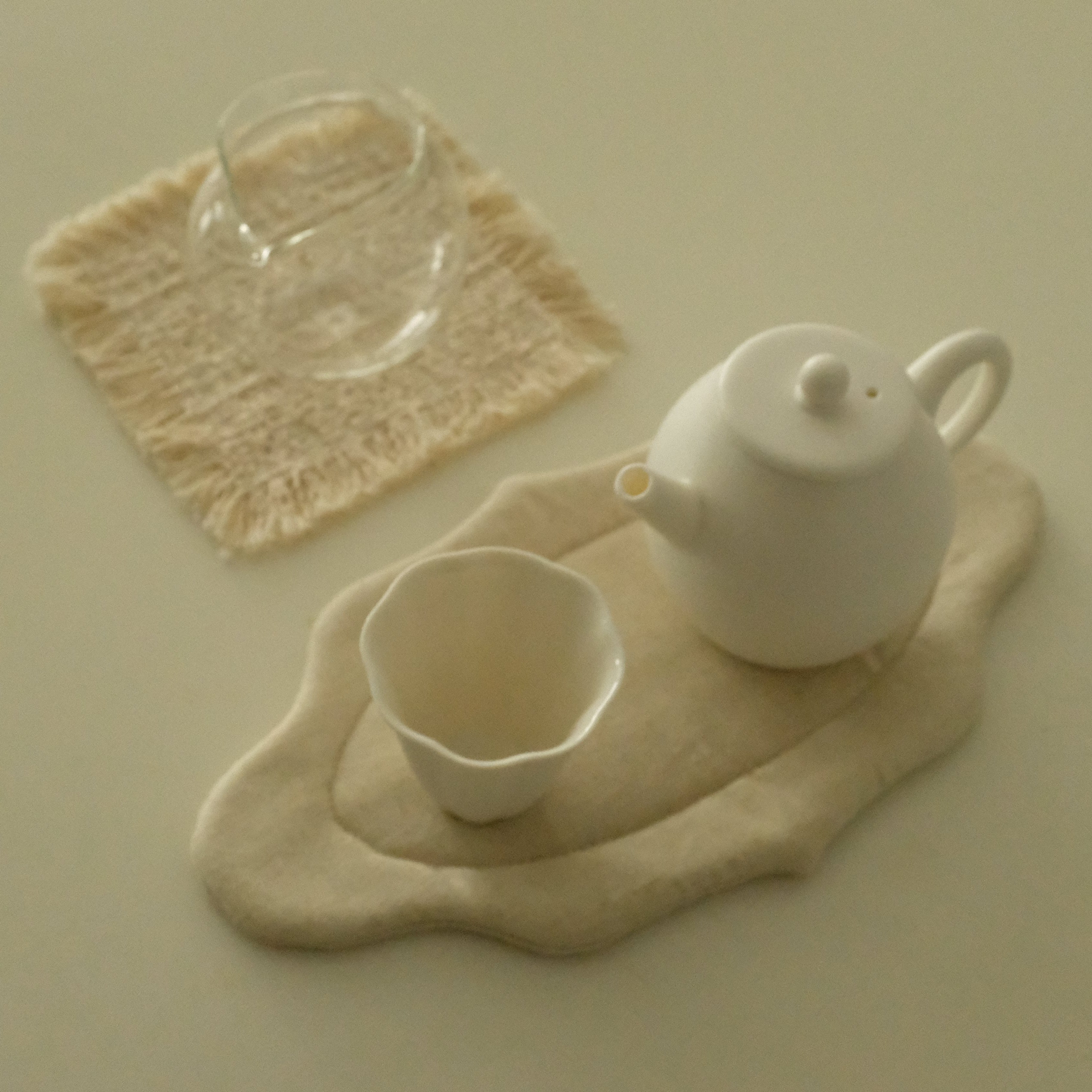 Atelier Cha Minimalistic White Porcelain Gong Fu Brew Tea Set Egg Shape Tea Pot Tea Cup Fairness Cup