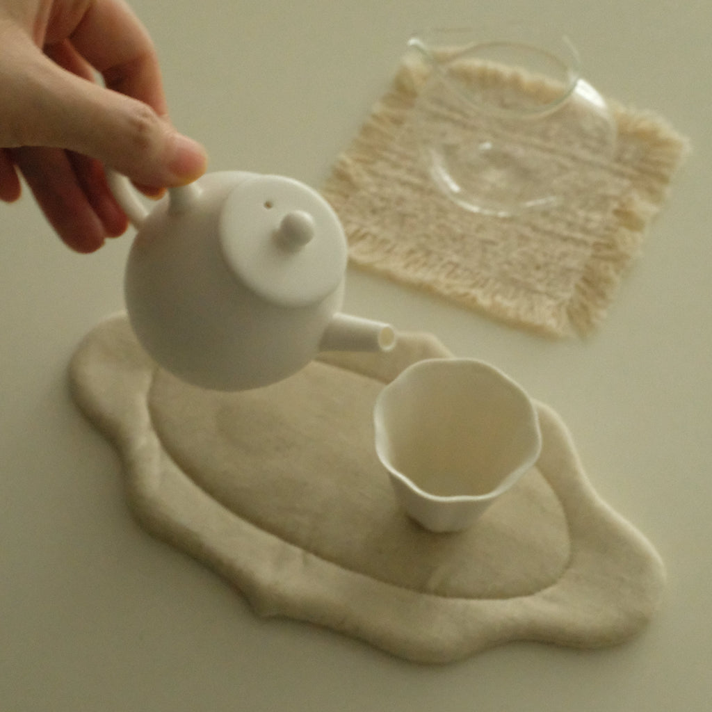 Atelier Cha Minimalistic White Porcelain Gong Fu Brew Tea Set Egg Shape Tea Pot Tea Cup Fairness Cup