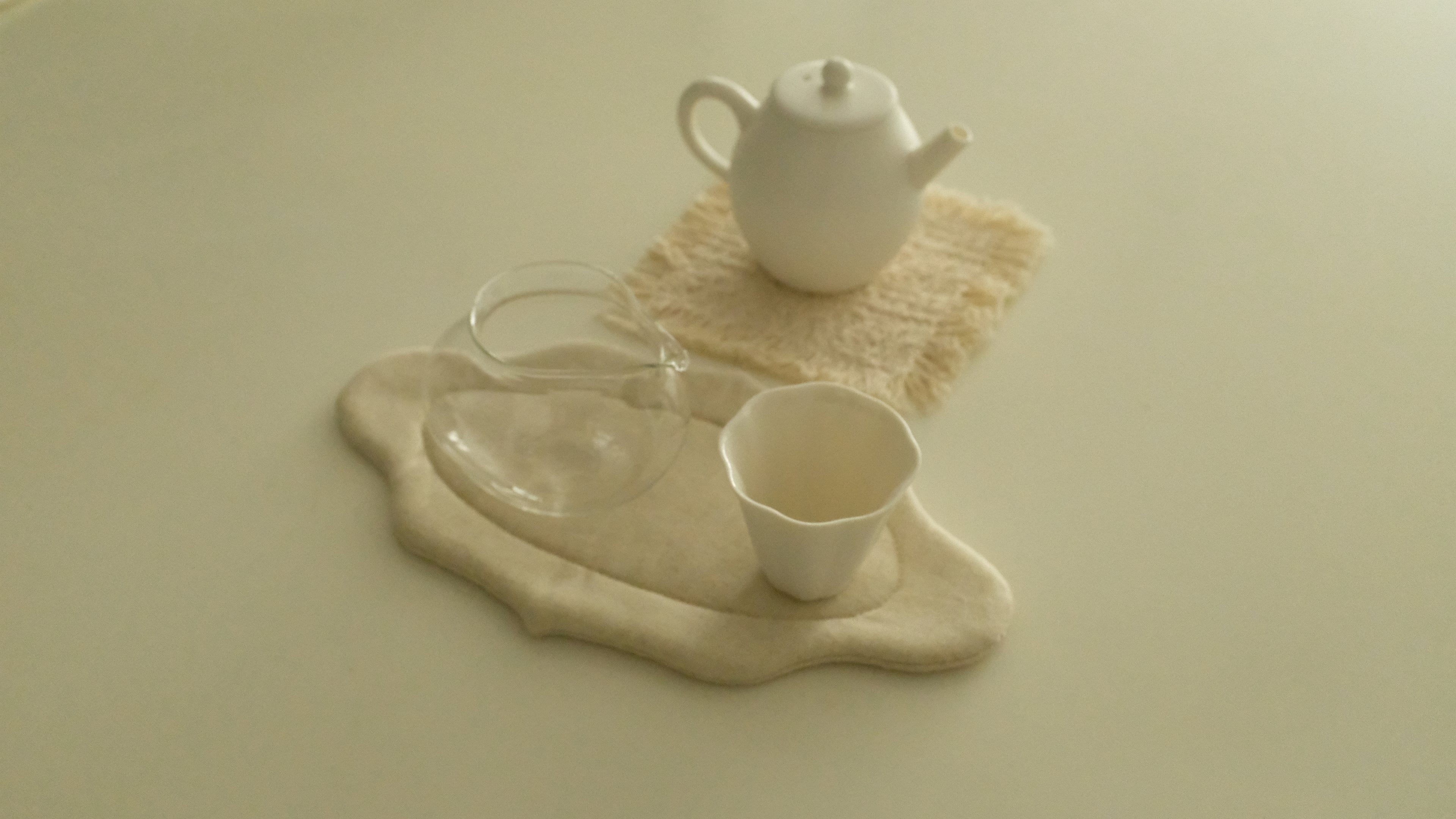 Atelier Cha Minimalistic White Porcelain Gong Fu Brew Tea Set Egg Shape Tea Pot Tea Cup Fairness Cup