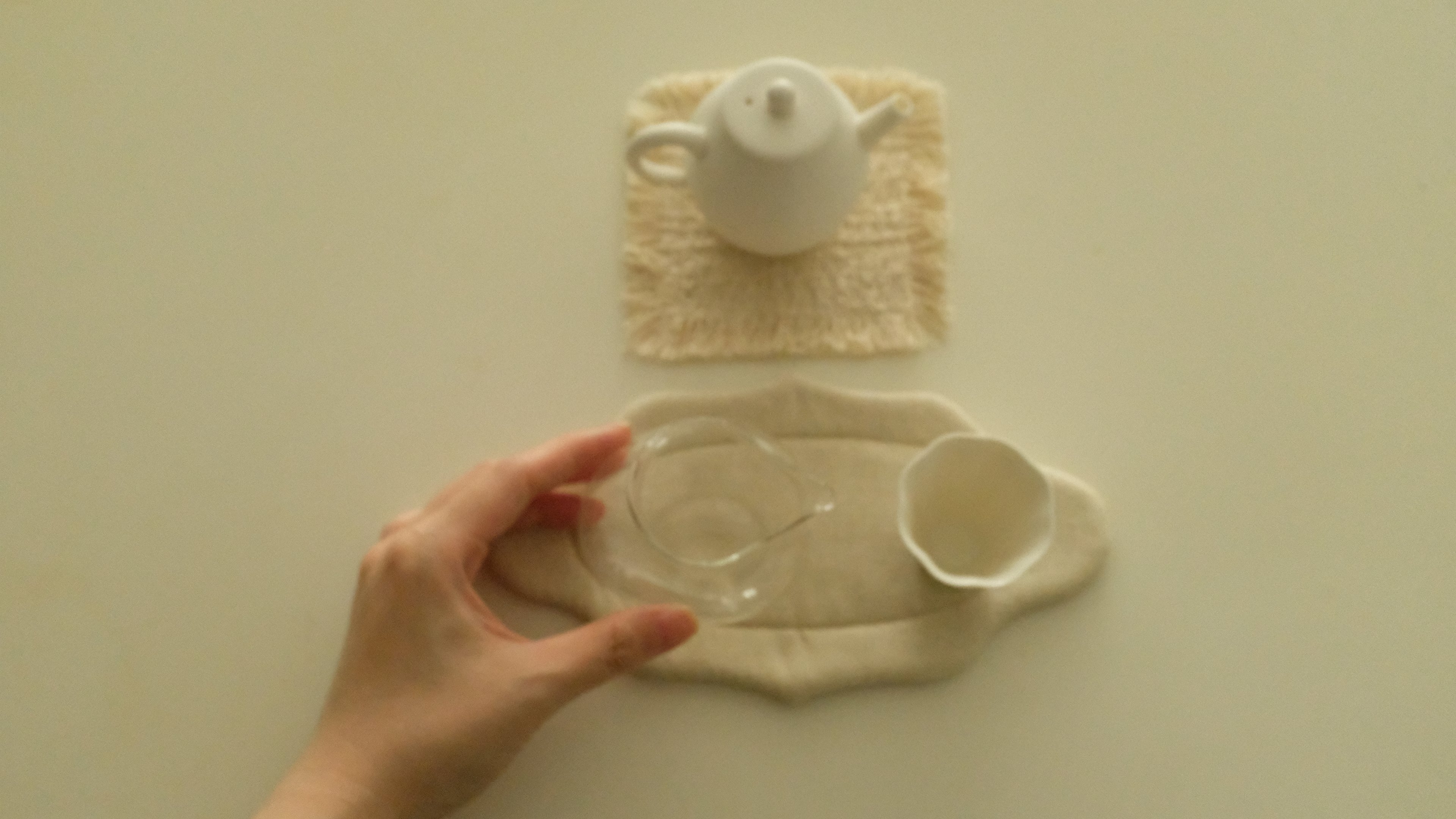 Atelier Cha Minimalistic White Porcelain Gong Fu Brew Tea Set Egg Shape Tea Pot Tea Cup Fairness Cup