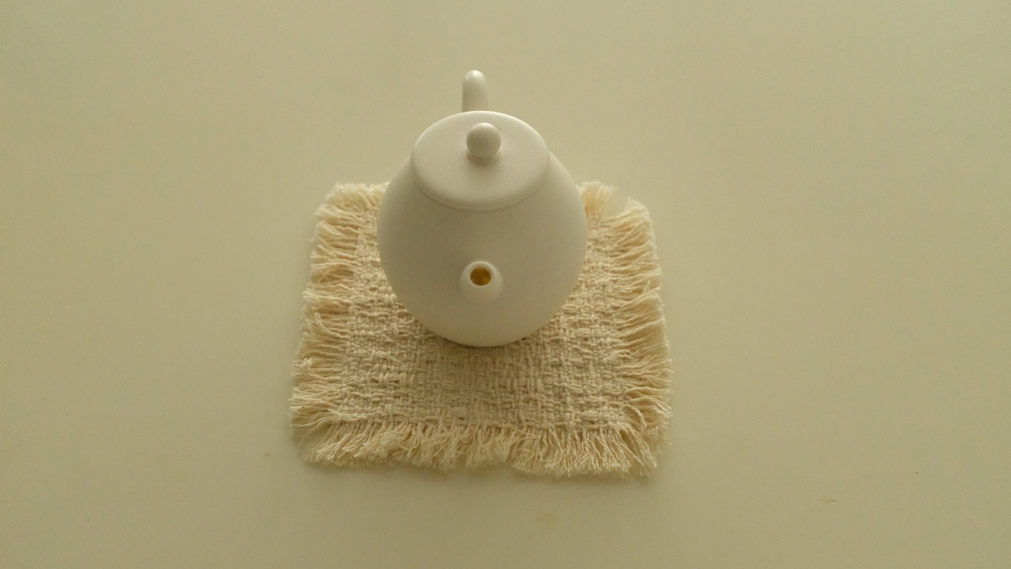 Atelier Cha Minimalistic White Porcelain Gong Fu Brew Tea Set Egg Shape Tea Pot Tea Cup Fairness Cup