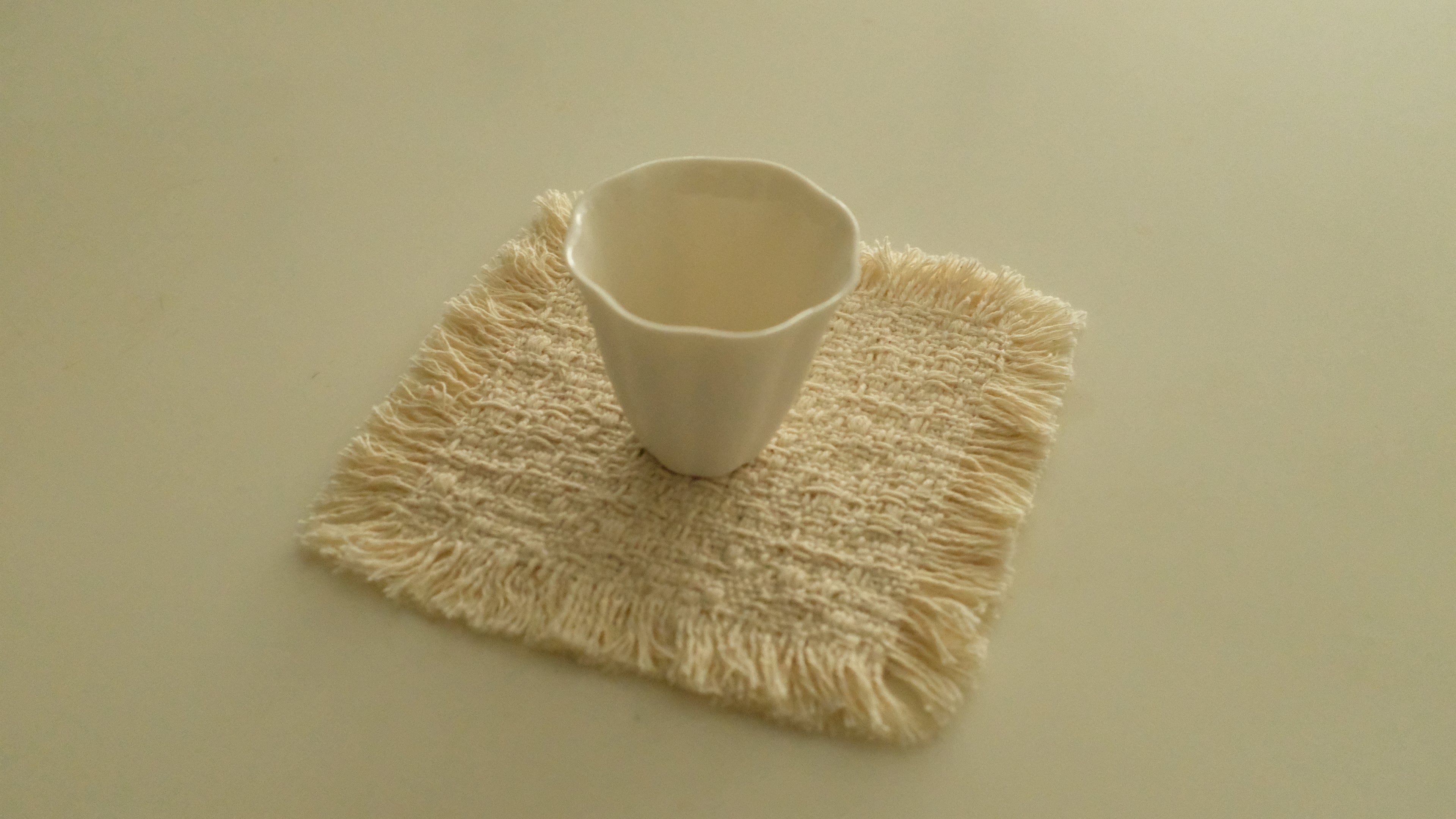 Atelier Cha Minimalistic White Porcelain Gong Fu Brew Tea Set Egg Shape Tea Pot Tea Cup Fairness Cup