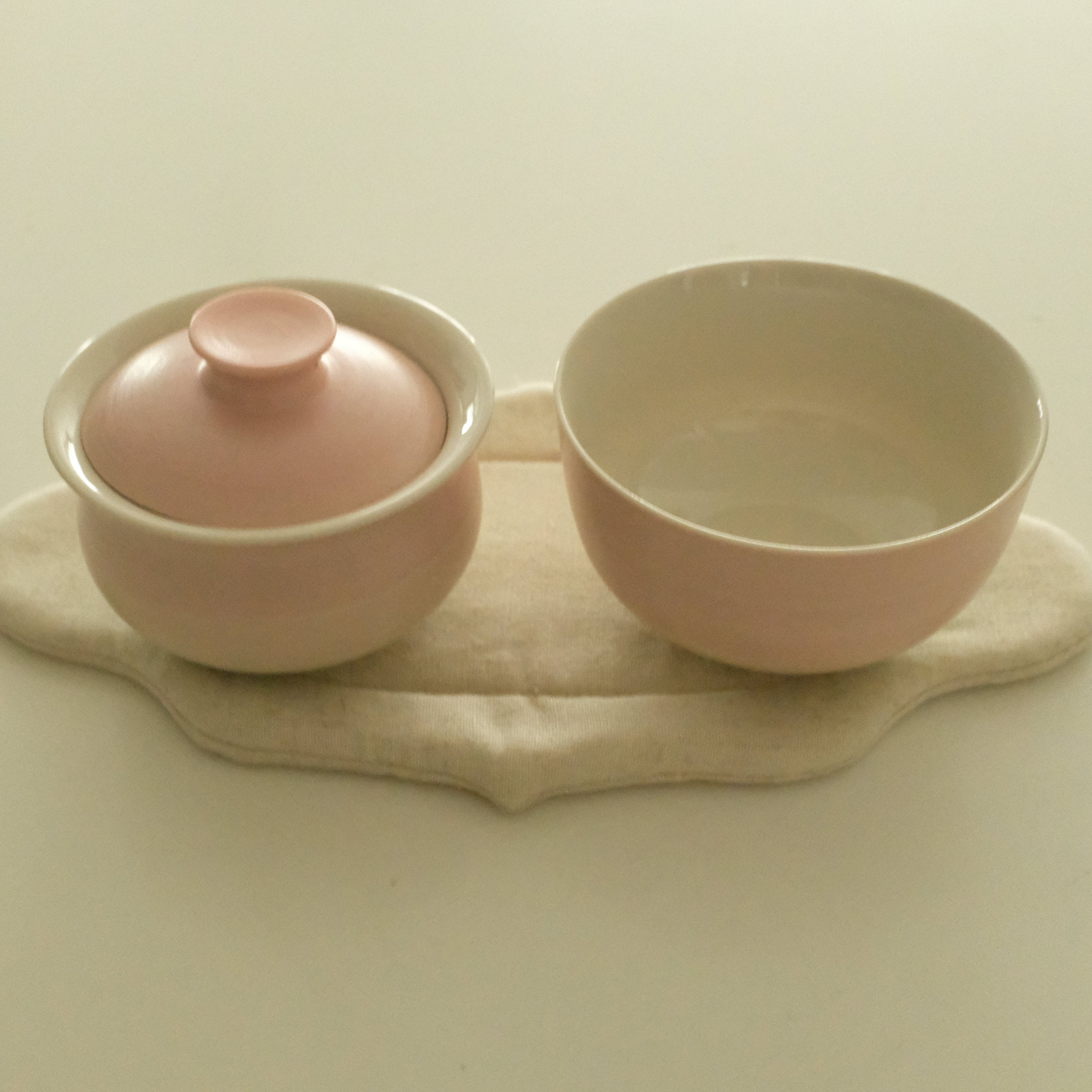 Atelier Cha Handmade Soft Pink Gradient Gaiwan Tea Cup Stackable Solo Tea Set