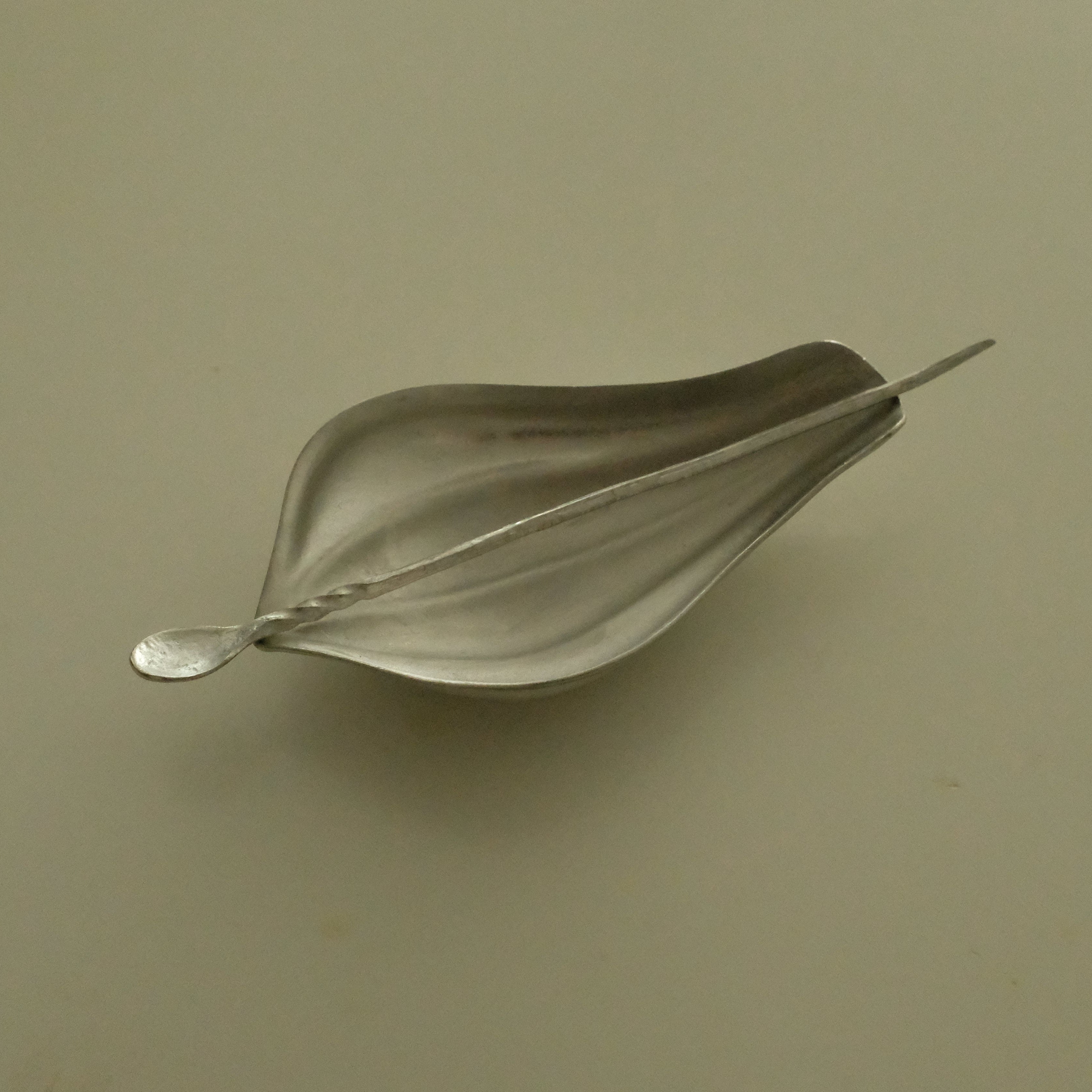 Atelier Cha Lotus Petal Silver White Tin Tea Scoop Tea Spoon 2 Piece Tea Accessories Set