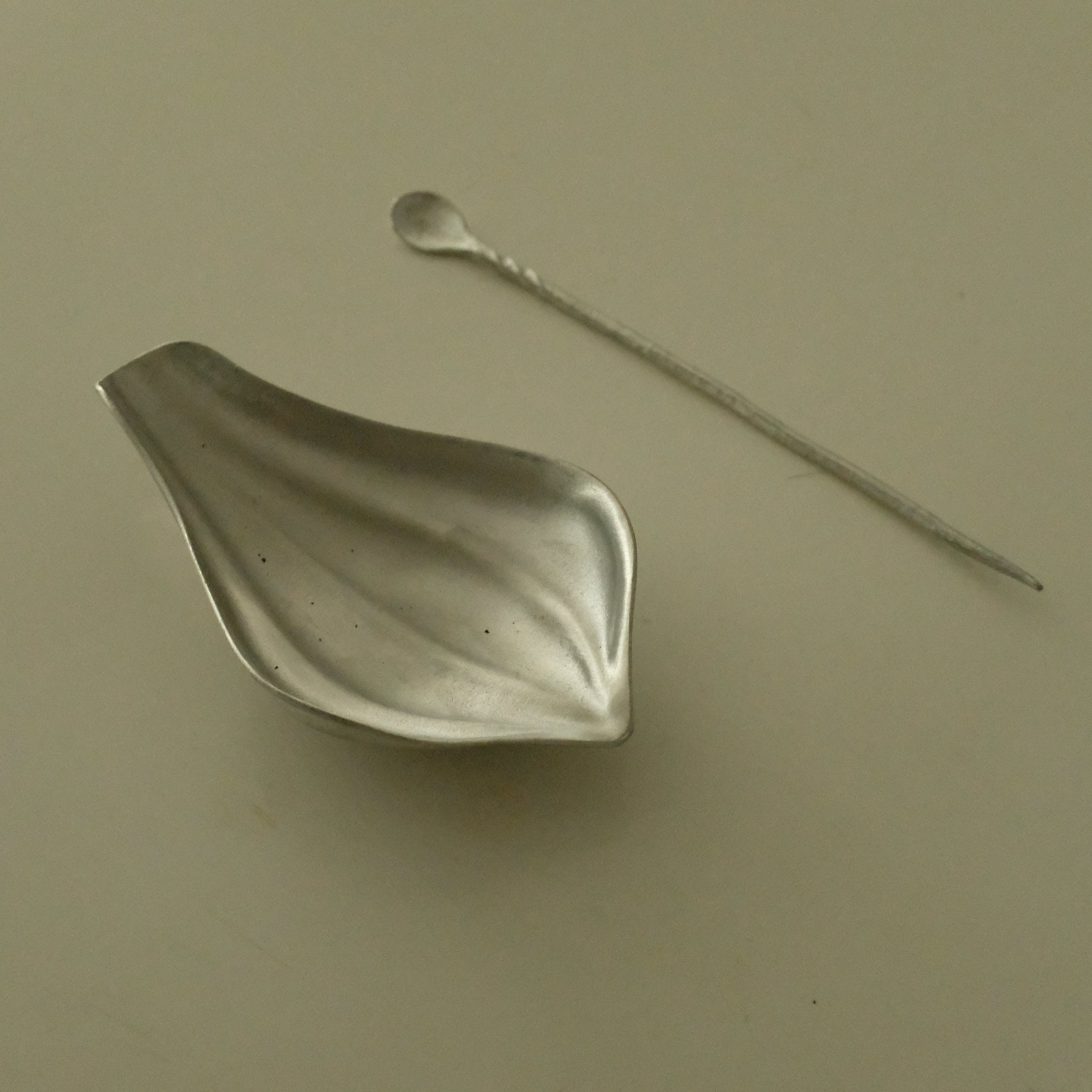 Atelier Cha Lotus Petal Silver White Tin Tea Scoop Tea Spoon 2 Piece Tea Accessories Set