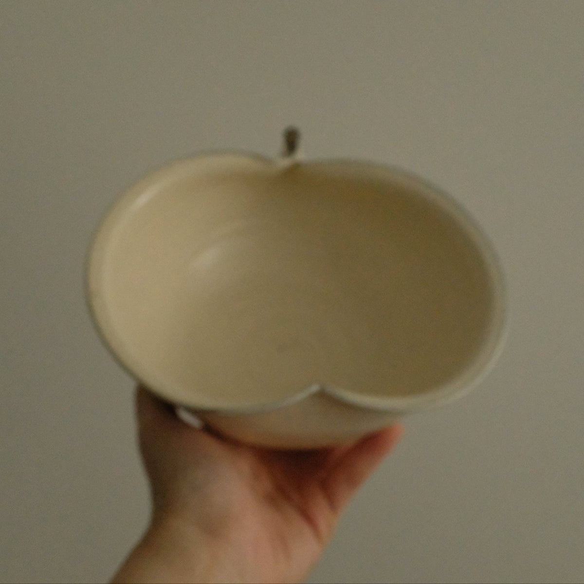Yuli Handmade Cream White Apple Shape Ceramic Big Deep Bowl
