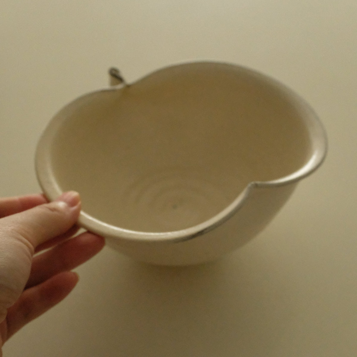 Yuli Handmade Cream White Apple Shape Ceramic Big Deep Bowl