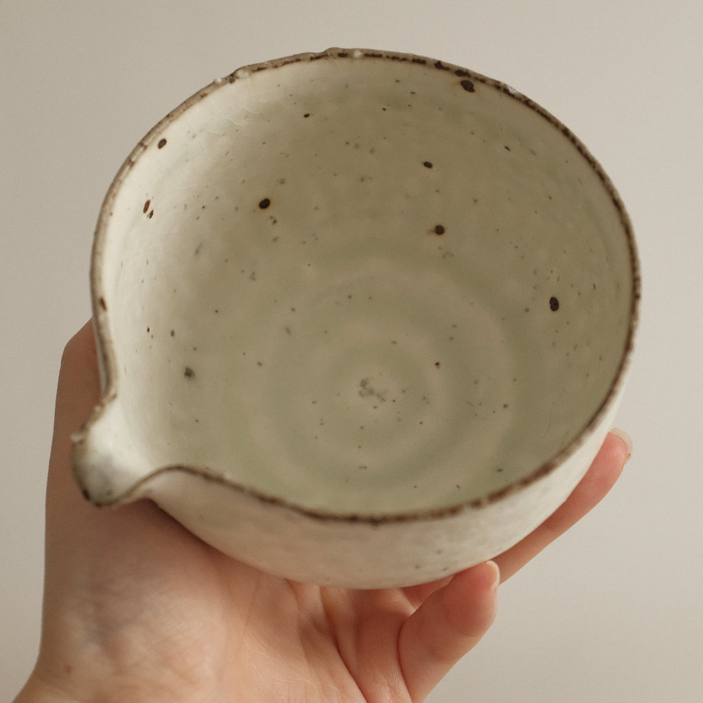 Yu Ming Handmade Matte White Green Undertones Katakuchi Matcha Bowl Powdered Glaze Stoneware 400 ml