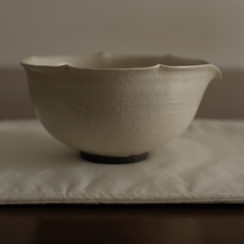 Yuli Handmade Snow White Floral Rim Katakuchi Chawan Matcha Bowl Powdered Glaze Underglazed Stoneware