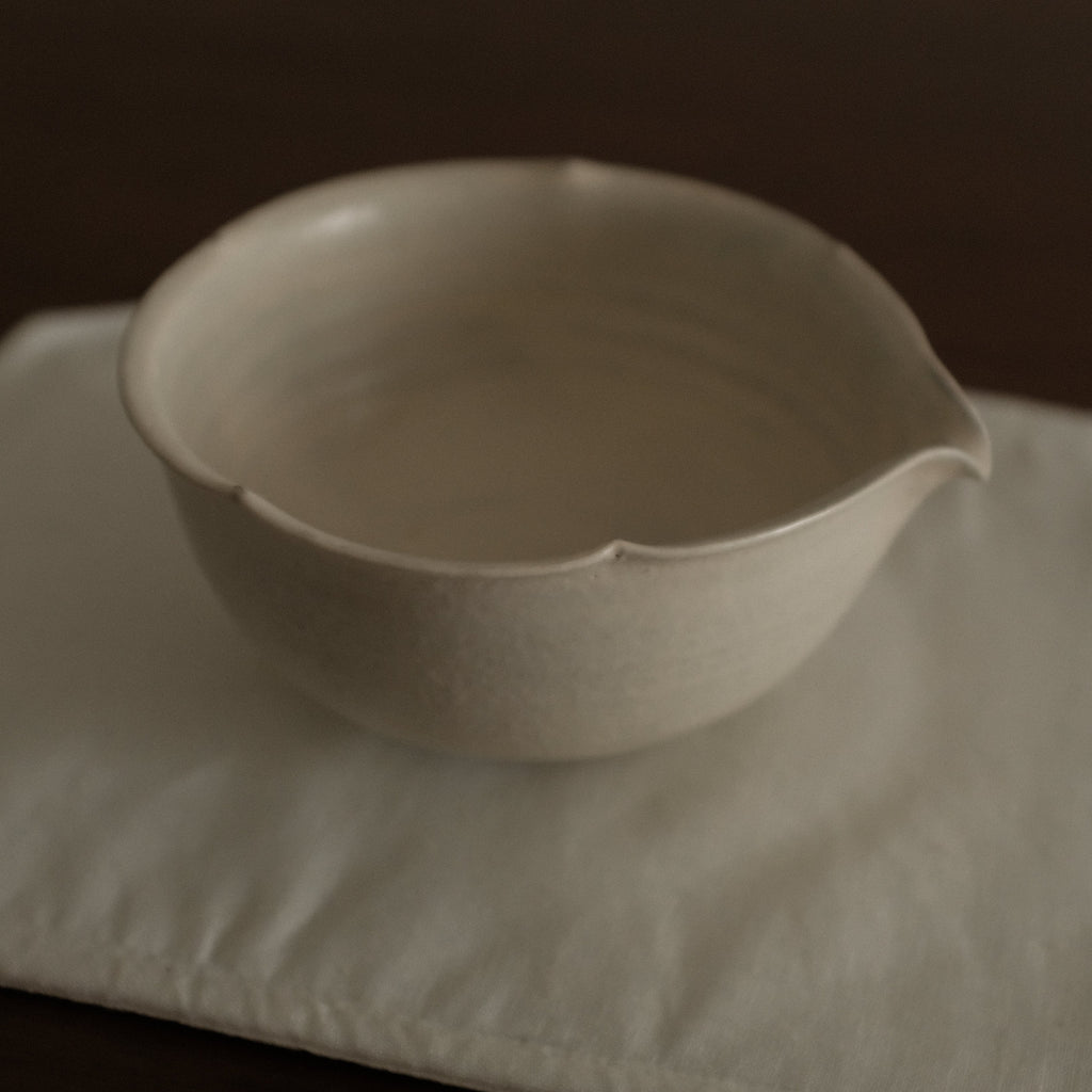 Yuli Handmade Snow White Floral Rim Katakuchi Chawan Matcha Bowl Powdered Glaze Underglazed Stoneware