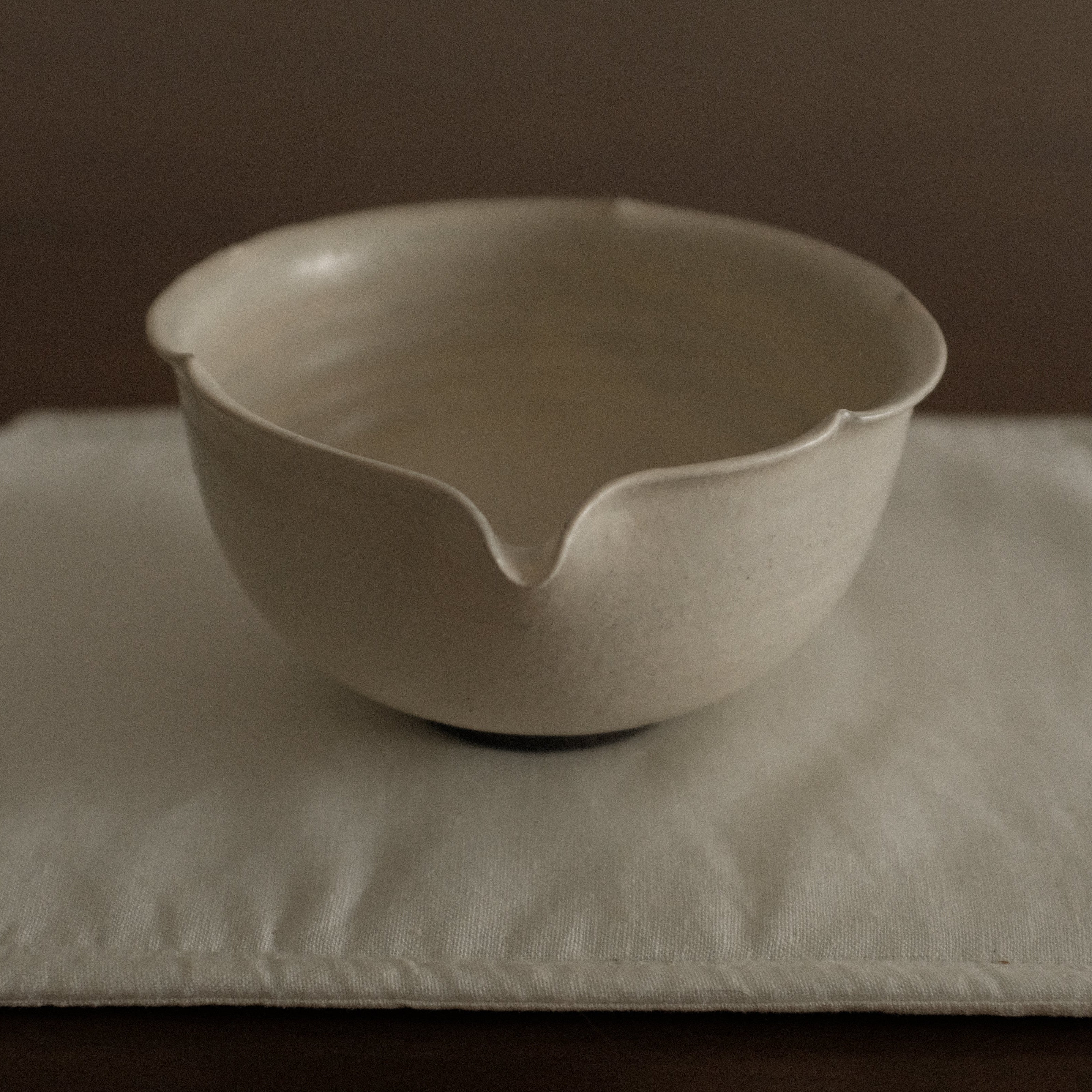 Yuli Handmade Snow White Floral Rim Katakuchi Chawan Matcha Bowl Powdered Glaze Underglazed Stoneware