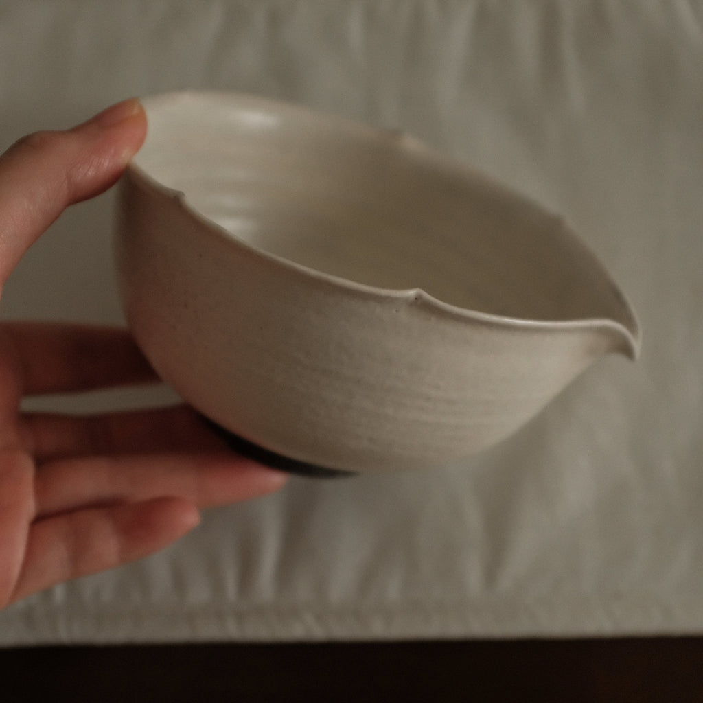 Yuli Handmade Snow White Floral Rim Katakuchi Chawan Matcha Bowl Powdered Glaze Underglazed Stoneware