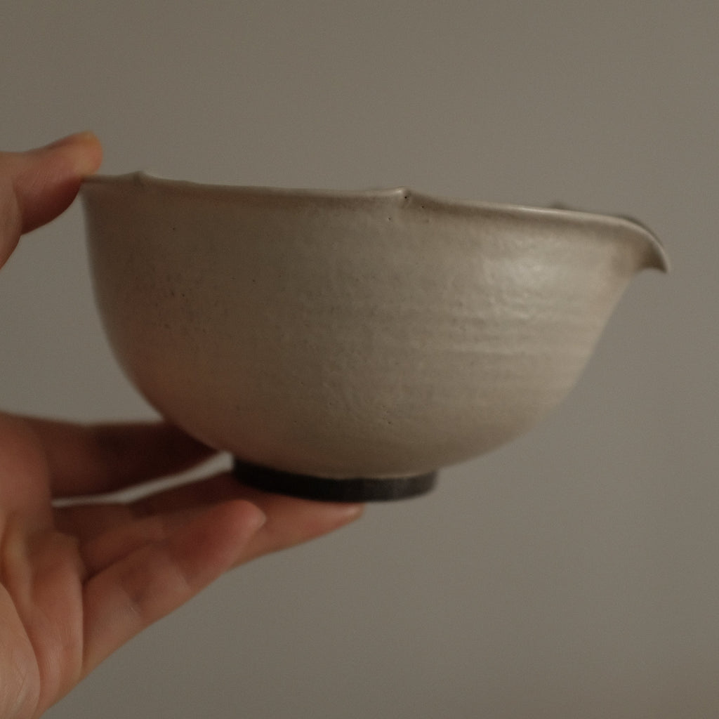 Yuli Handmade Snow White Floral Rim Katakuchi Chawan Matcha Bowl Powdered Glaze Underglazed Stoneware