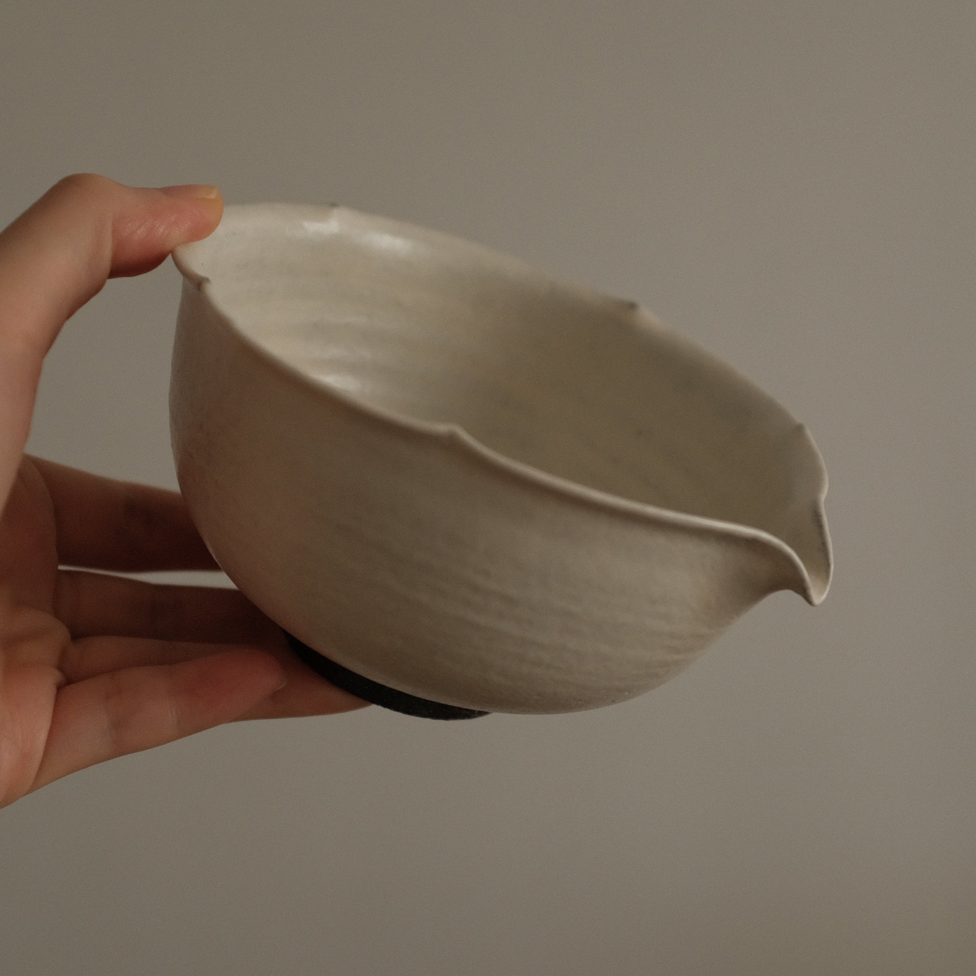 Yuli Handmade Snow White Floral Rim Katakuchi Chawan Matcha Bowl Powdered Glaze Underglazed Stoneware