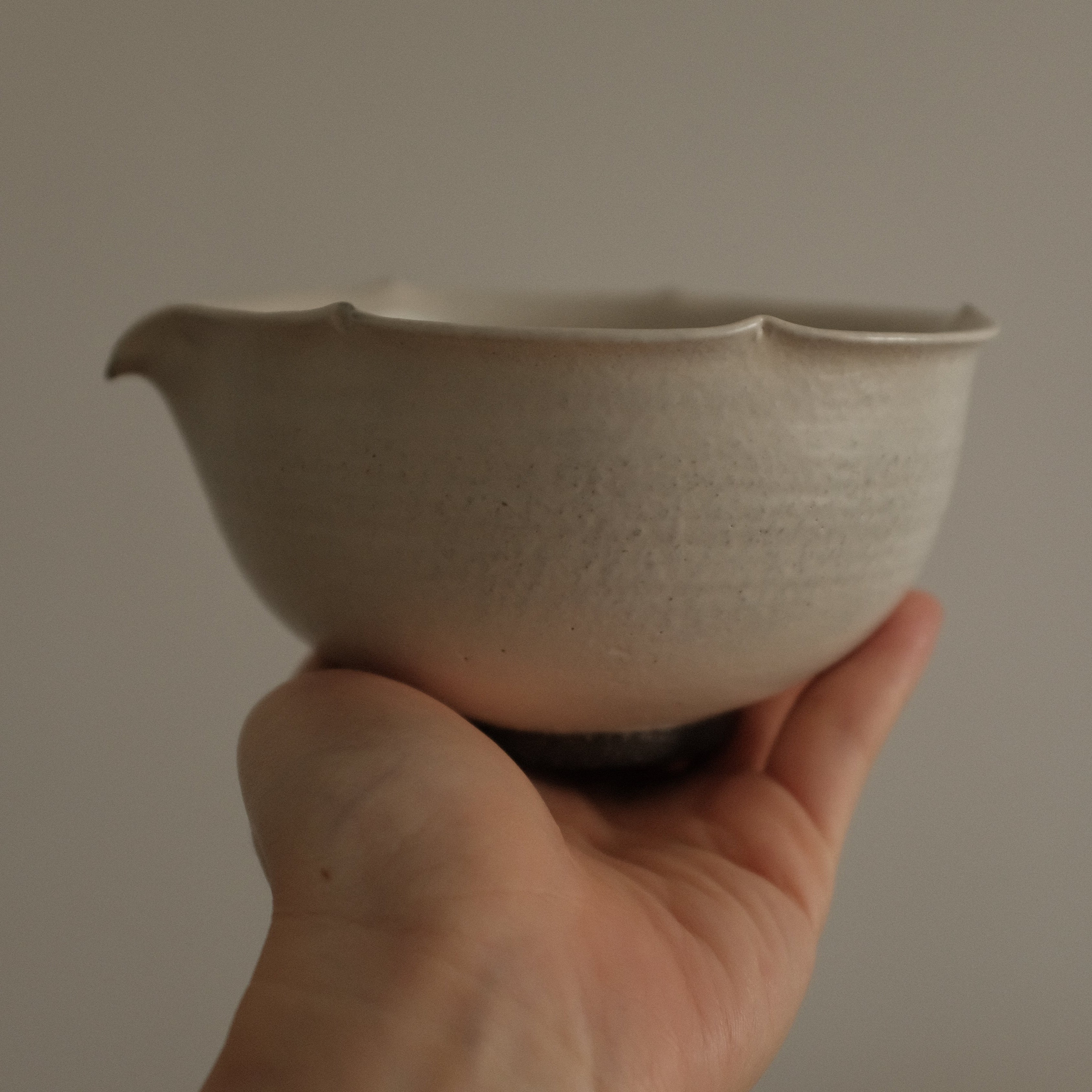 Yuli Handmade Snow White Floral Rim Katakuchi Chawan Matcha Bowl Powdered Glaze Underglazed Stoneware