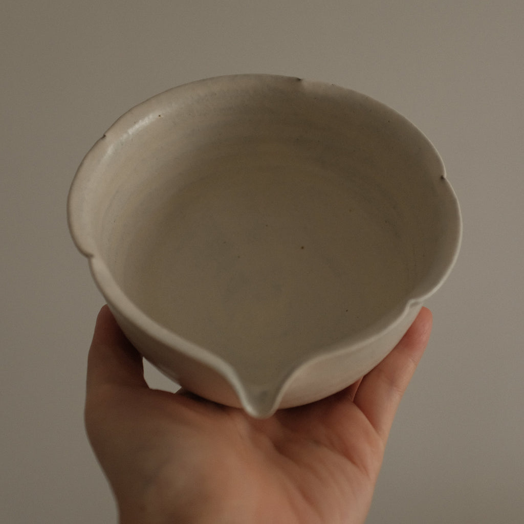 Yuli Handmade Snow White Floral Rim Katakuchi Chawan Matcha Bowl Powdered Glaze Underglazed Stoneware