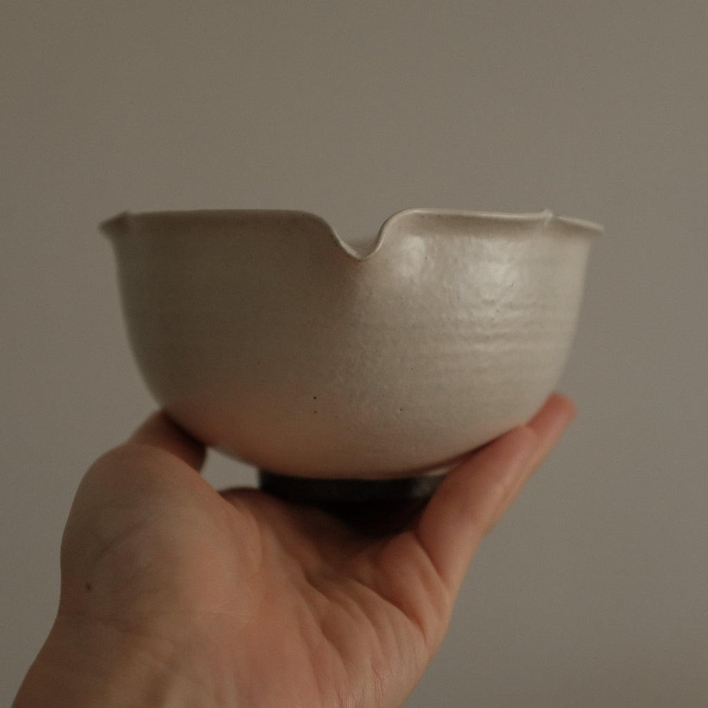 Yuli Handmade Snow White Floral Rim Katakuchi Chawan Matcha Bowl Powdered Glaze Underglazed Stoneware