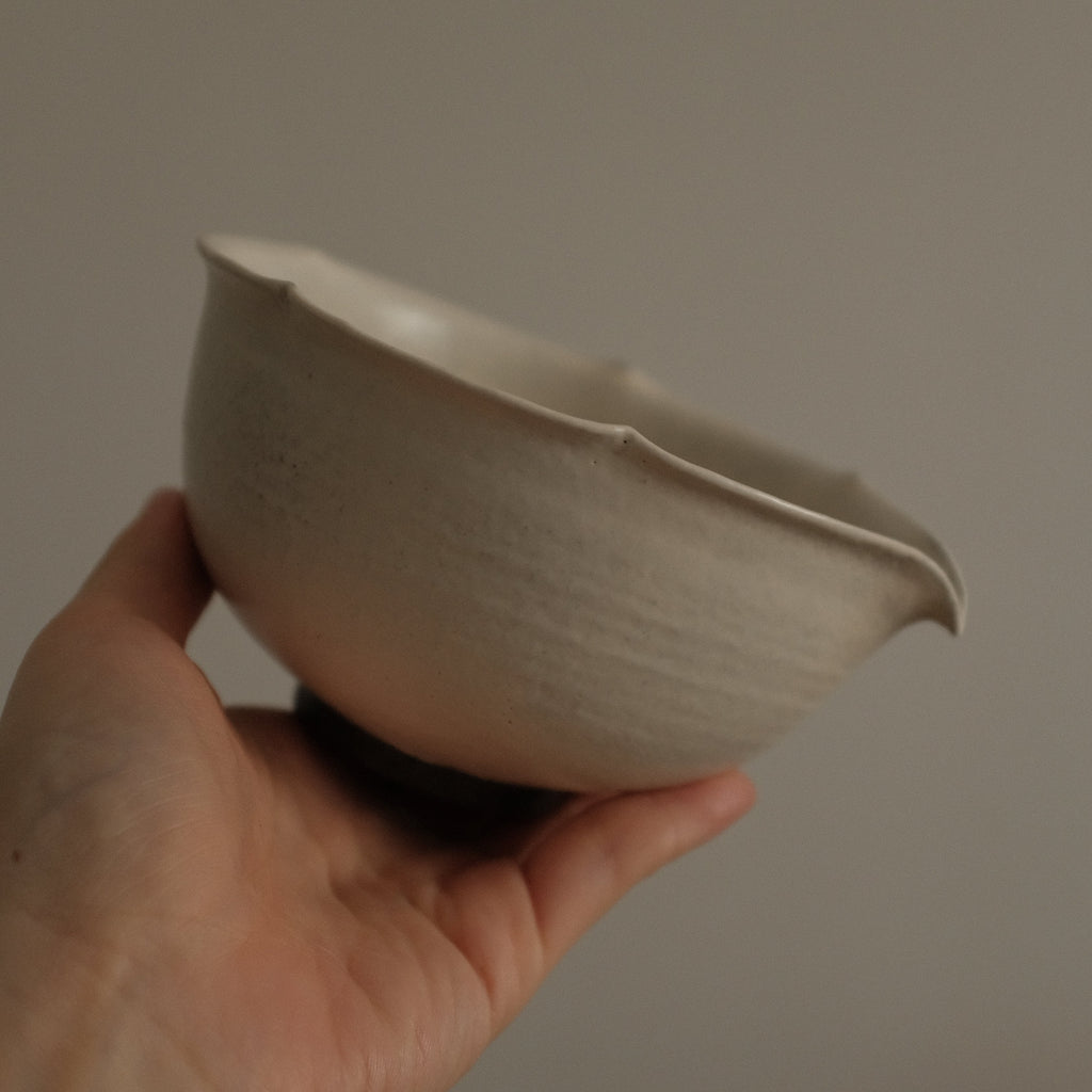 Yuli Handmade Snow White Floral Rim Katakuchi Chawan Matcha Bowl Powdered Glaze Underglazed Stoneware