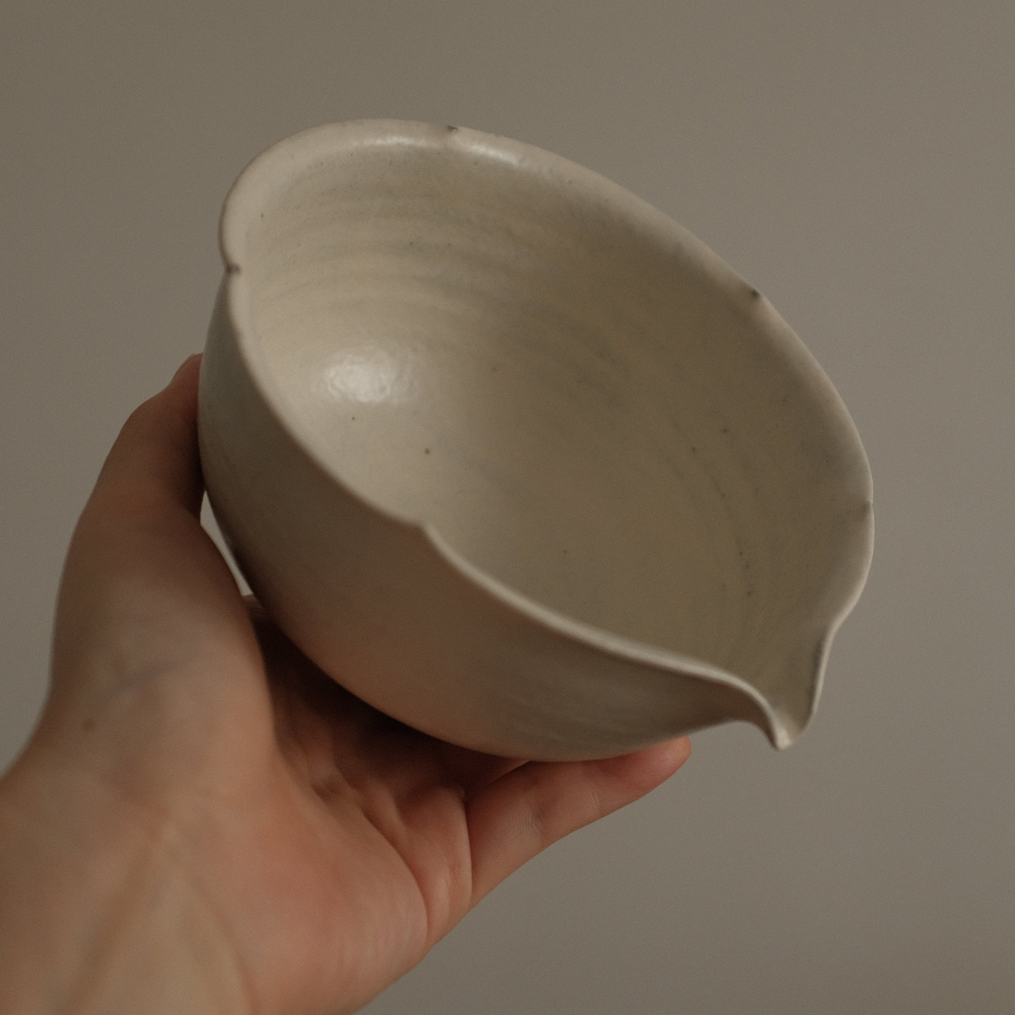 Yuli Handmade Snow White Floral Rim Katakuchi Chawan Matcha Bowl Powdered Glaze Underglazed Stoneware