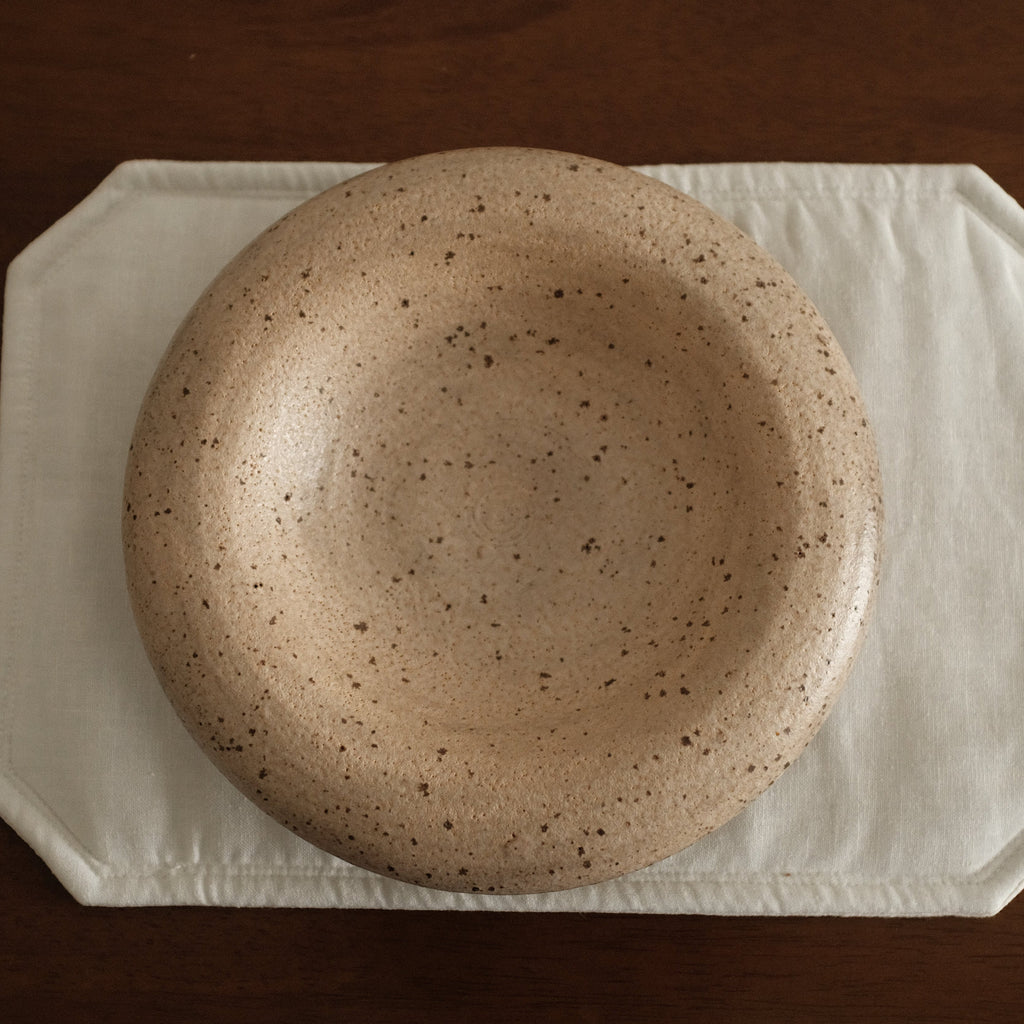 Yuli Handmade Speckled Beige Rolled Rim Plate Dish Powdered Glaze Underglazed Stoneware