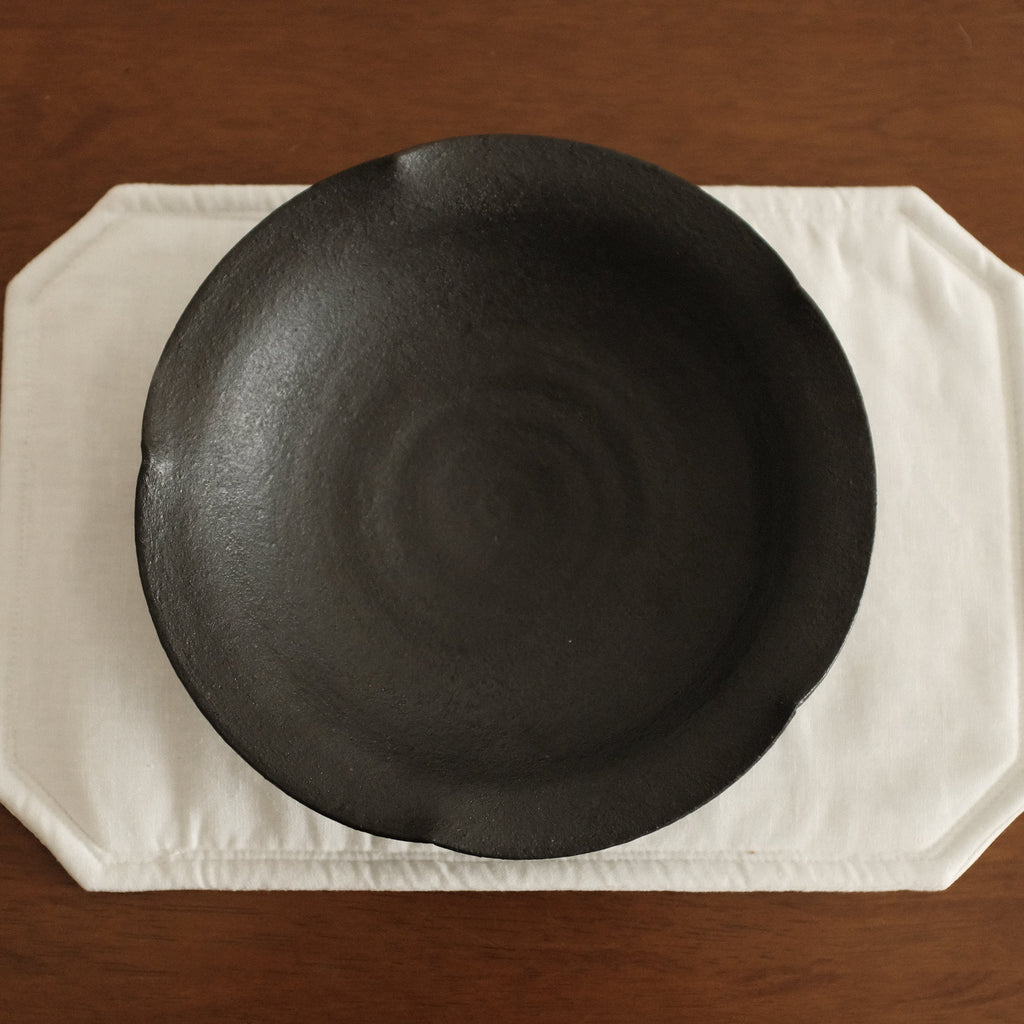 Yu Li Handmade Ebony Black Floral Rim Plate Dish Black Glaze Underglazed Stoneware