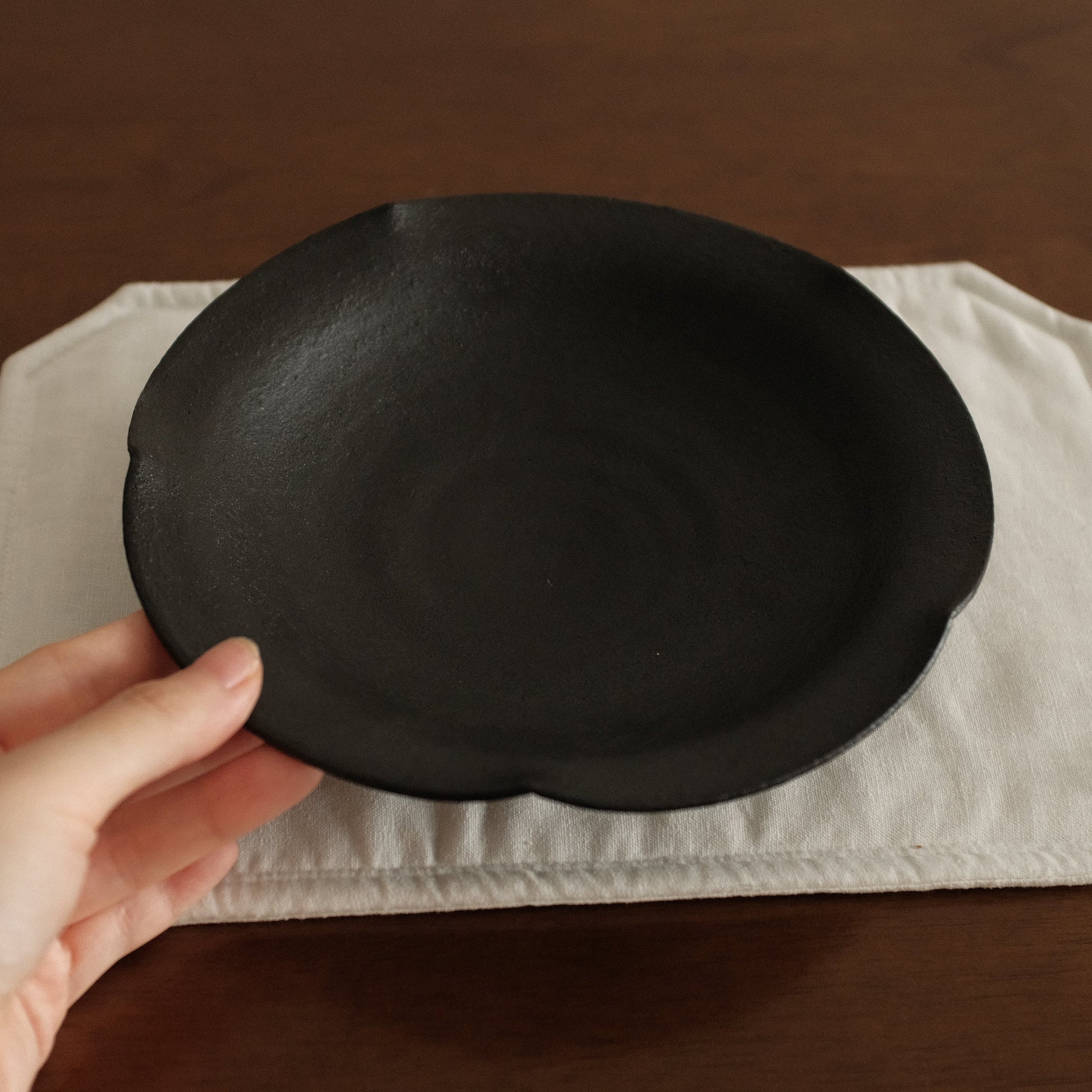 Yu Li Handmade Ebony Black Floral Rim Plate Dish Black Glaze Underglazed Stoneware
