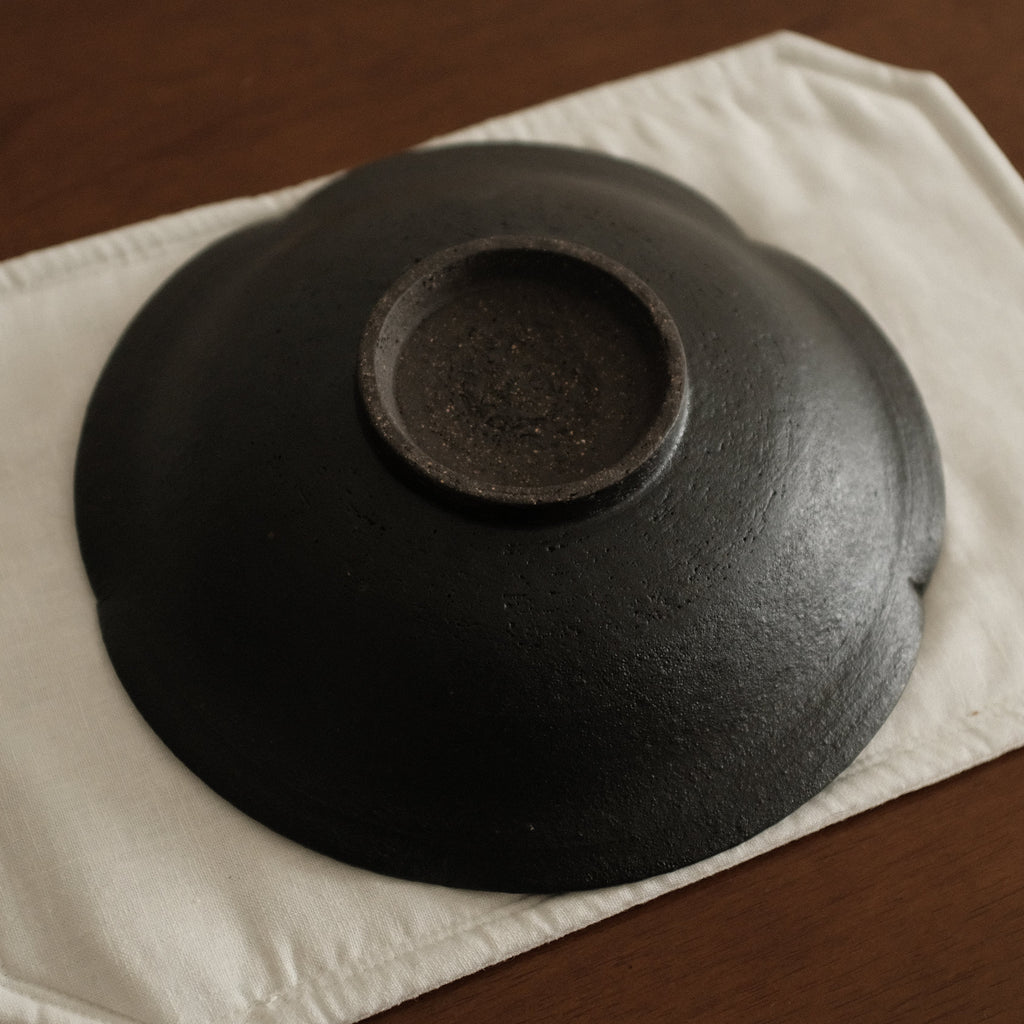 Yu Li Handmade Ebony Black Floral Rim Plate Dish Black Glaze Underglazed Stoneware