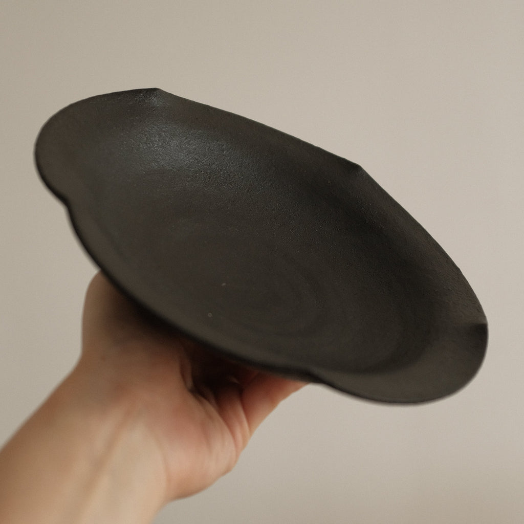 Yu Li Handmade Ebony Black Floral Rim Plate Dish Black Glaze Underglazed Stoneware