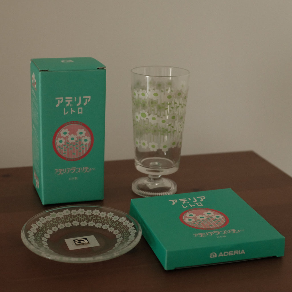 Aderia Retro Japan Rhapsody White Flowers Glass with Legs and Plate Gift Set