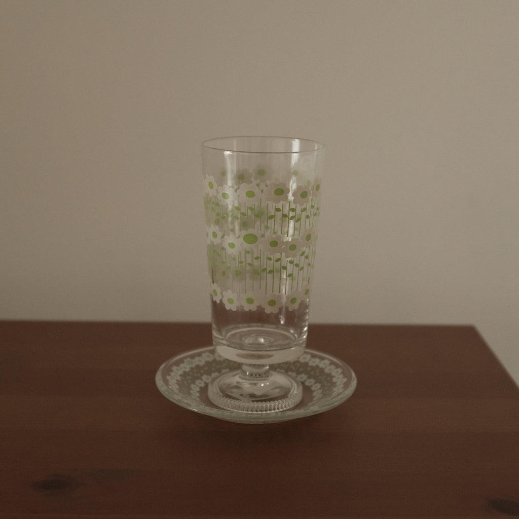 Aderia Retro Japan Rhapsody White Flowers Glass with Legs and Plate Gift Set