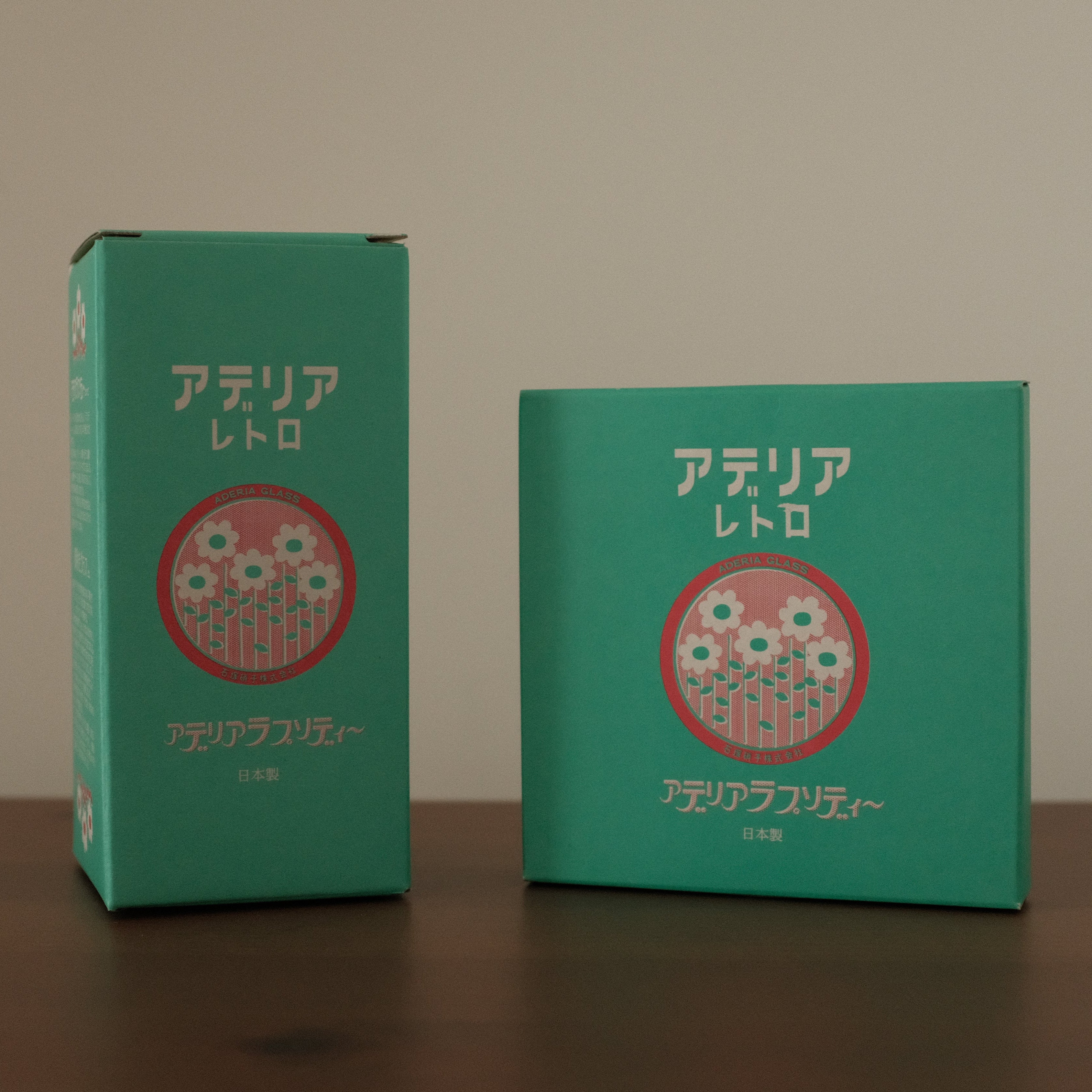 Aderia Retro Japan Rhapsody White Flowers Glass with Legs and Plate Gift Set