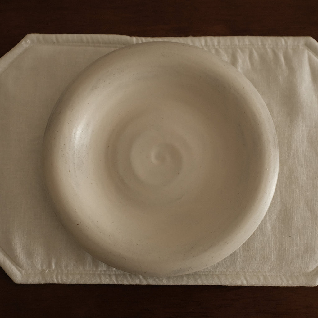 Yuli Handmade White Rolled Rim Shallow Plate Dish Powdered Glaze Underglazed Stoneware